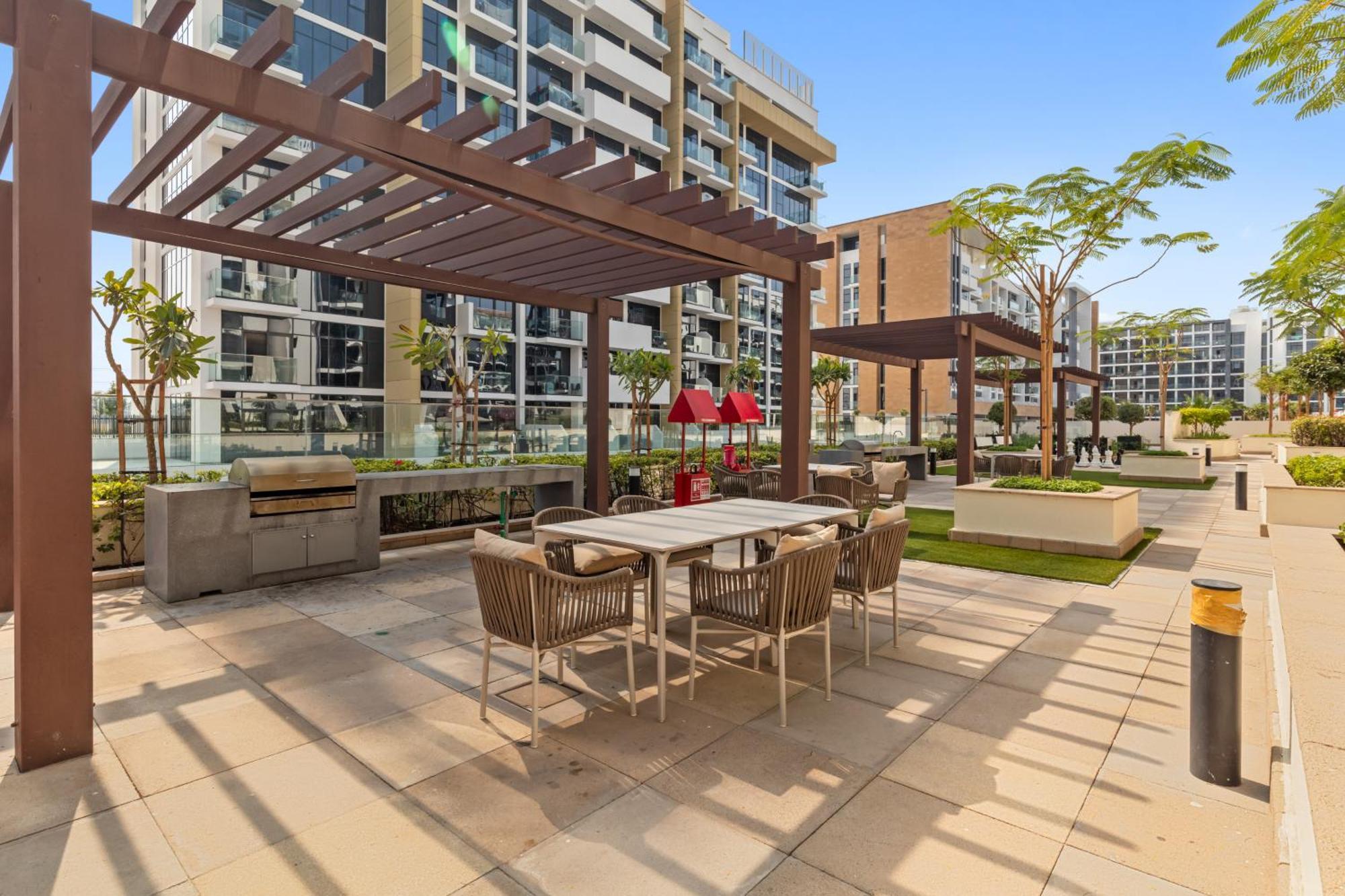Meydan 2br With Parking Apartment Dubai
