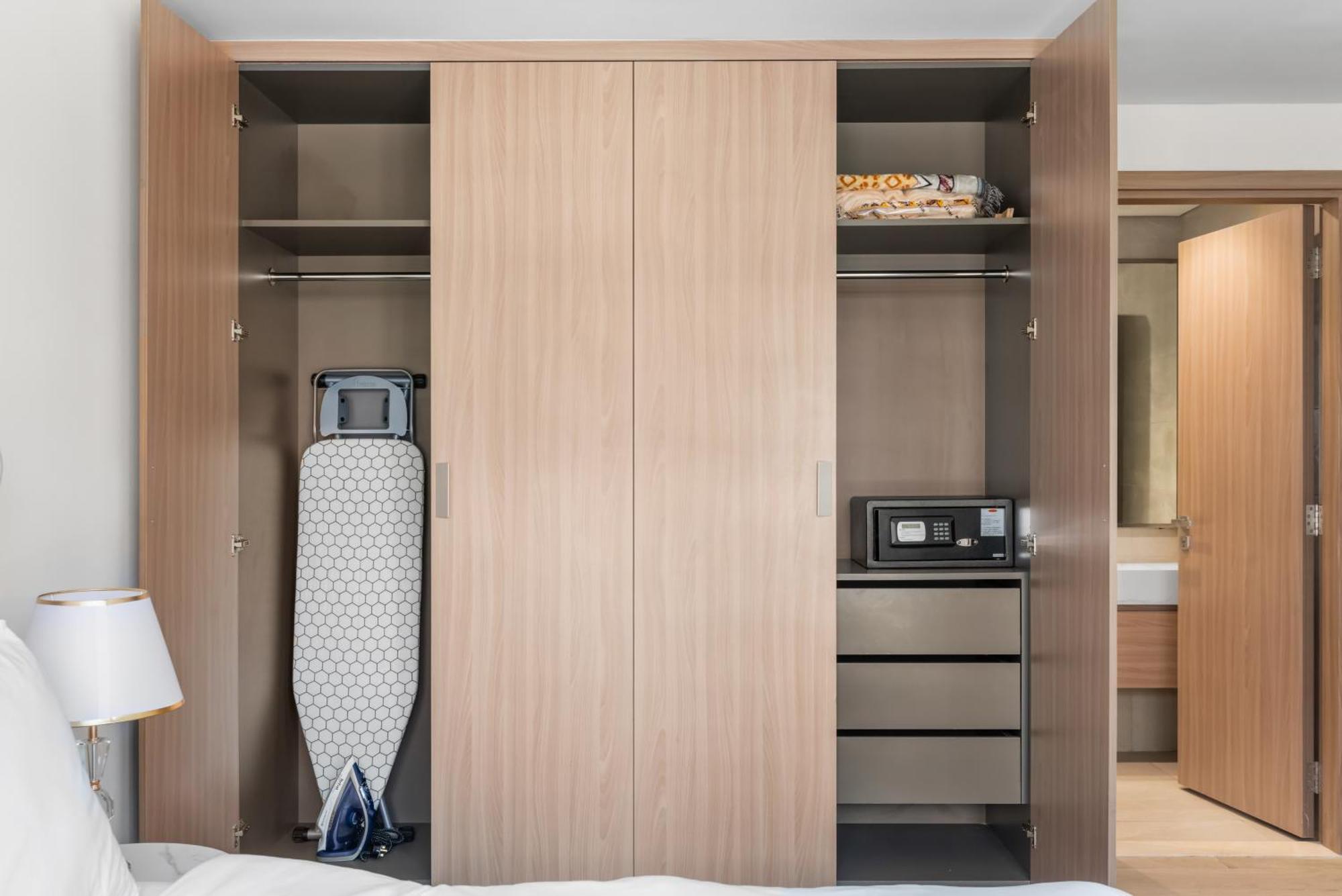 Meydan 2br With Parking Apartment Dubai