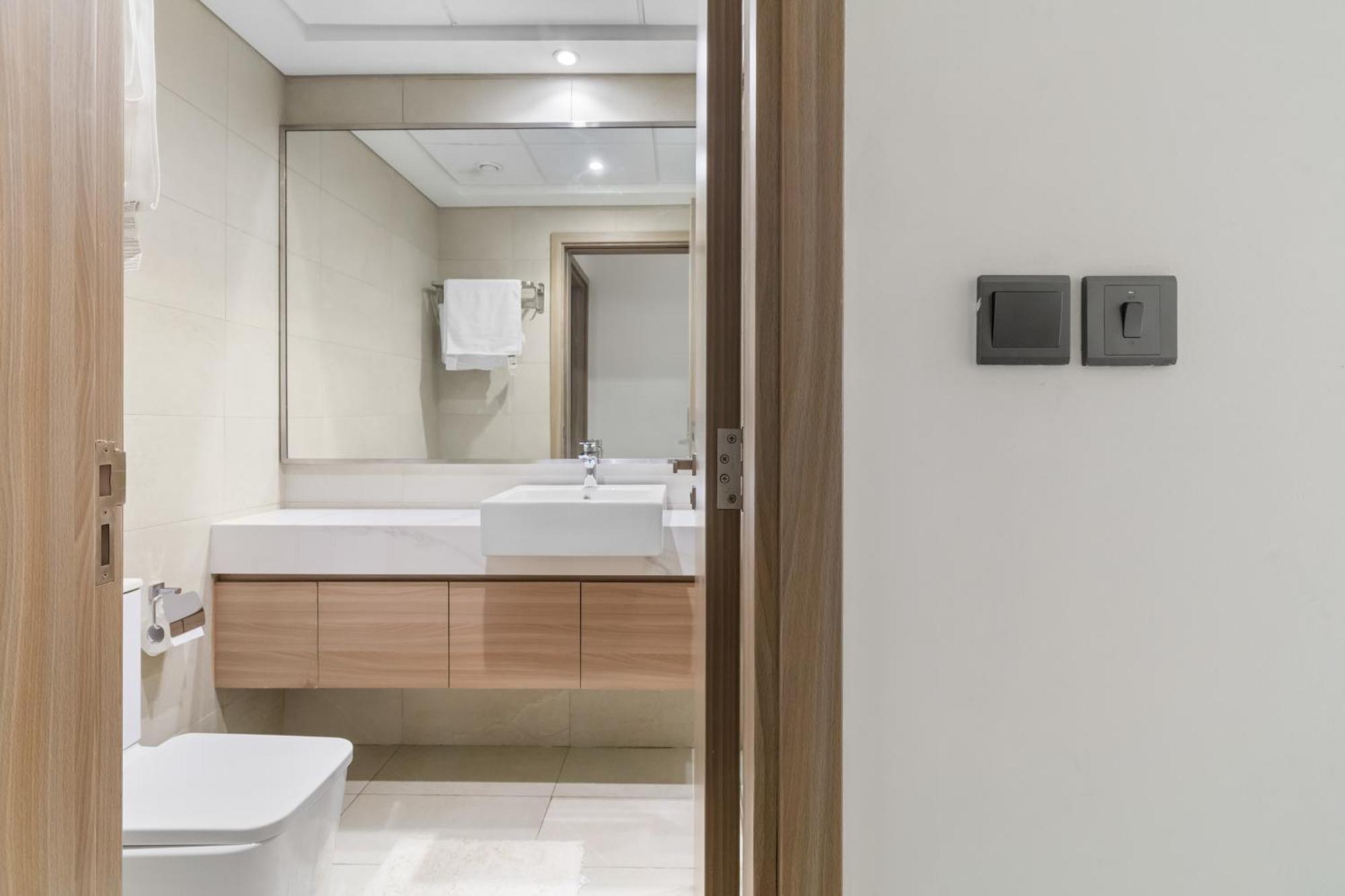 Meydan 2br With Parking Dubai