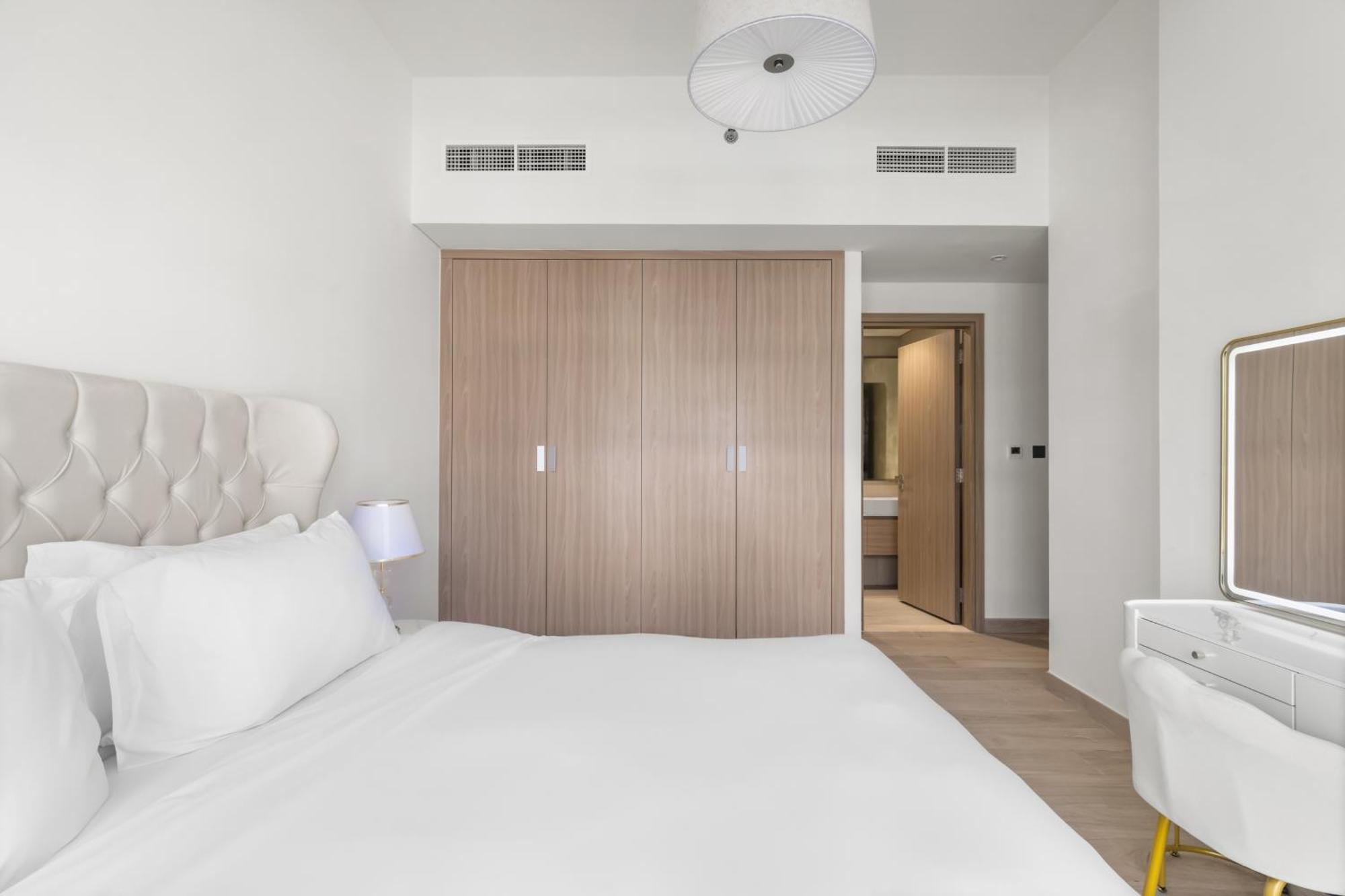 Meydan 2br With Parking * Dubai