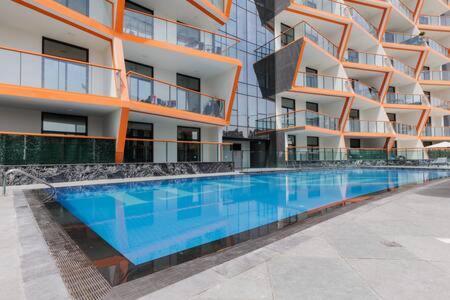 Contemporary 2 Bedroom Apartment