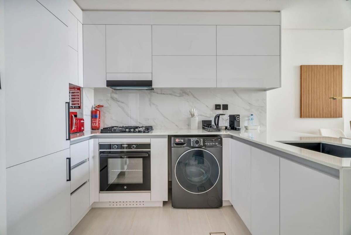 Exceptional 1br Flat Wbalcony Gym & Pool In Jvc Apartment *