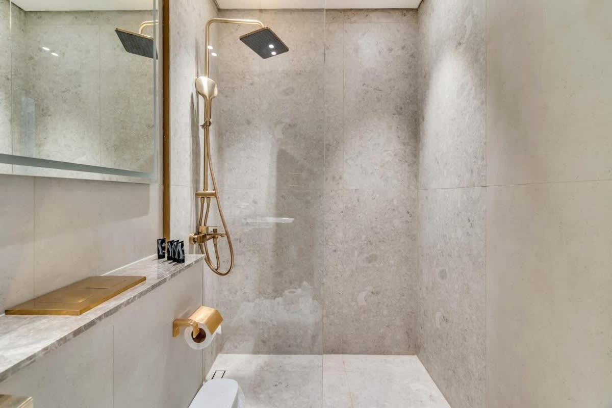 Apartment Exceptional 1br Flat Wbalcony Gym & Pool In Jvc *