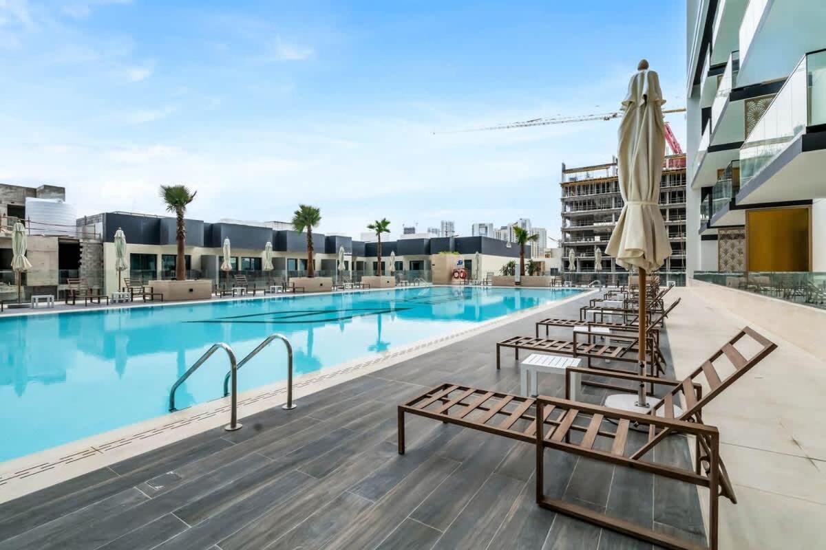 Apartment Exceptional 1br Flat Wbalcony Gym & Pool In Jvc Dubai