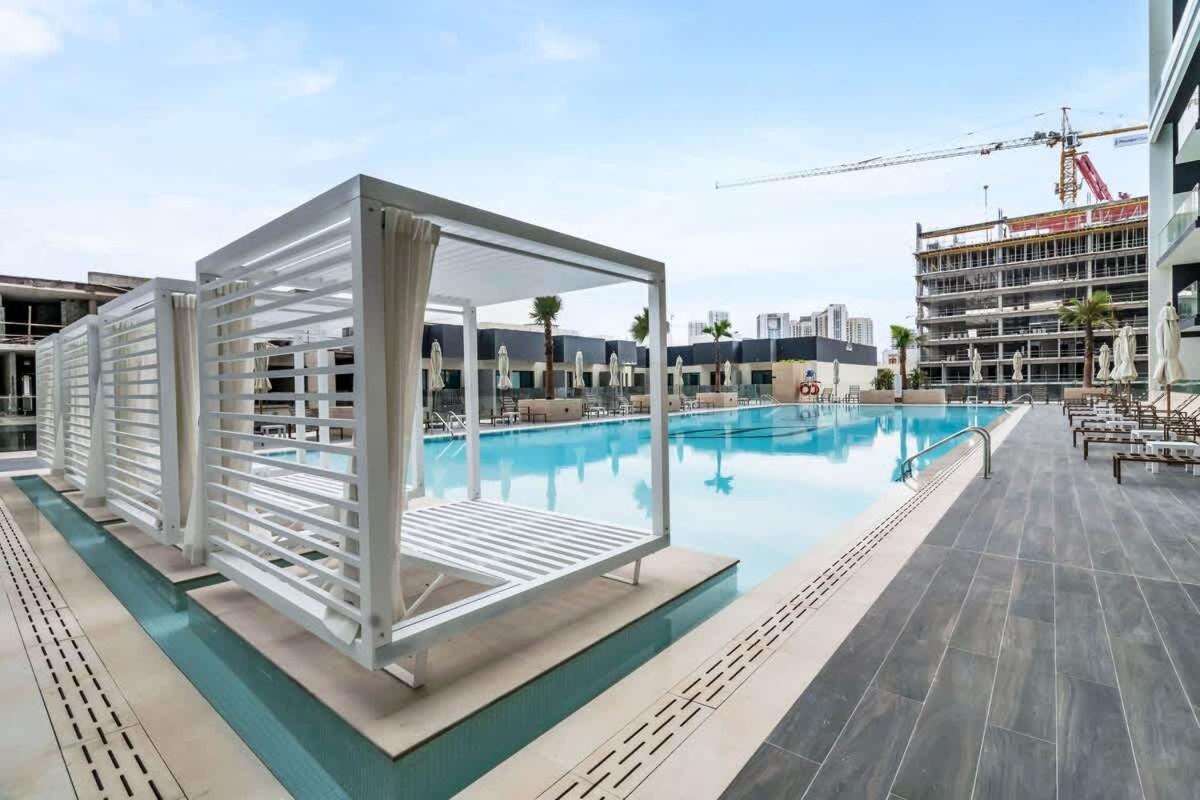 Apartment Exceptional 1br Flat Wbalcony Gym & Pool In Jvc