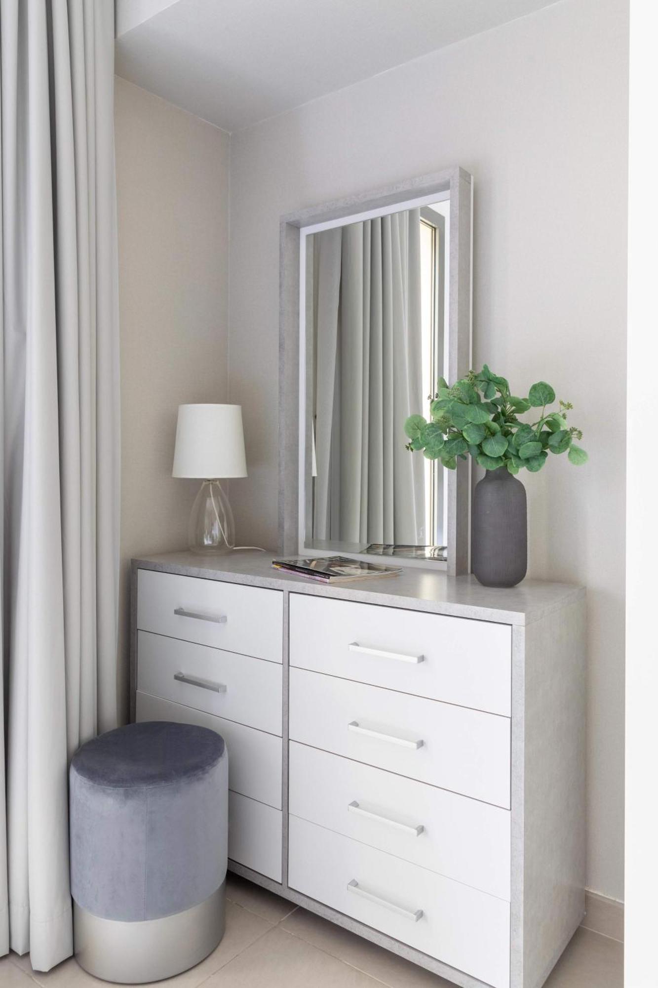 Frank Porter - Hayat Boulevard 2b Apartment Dubai