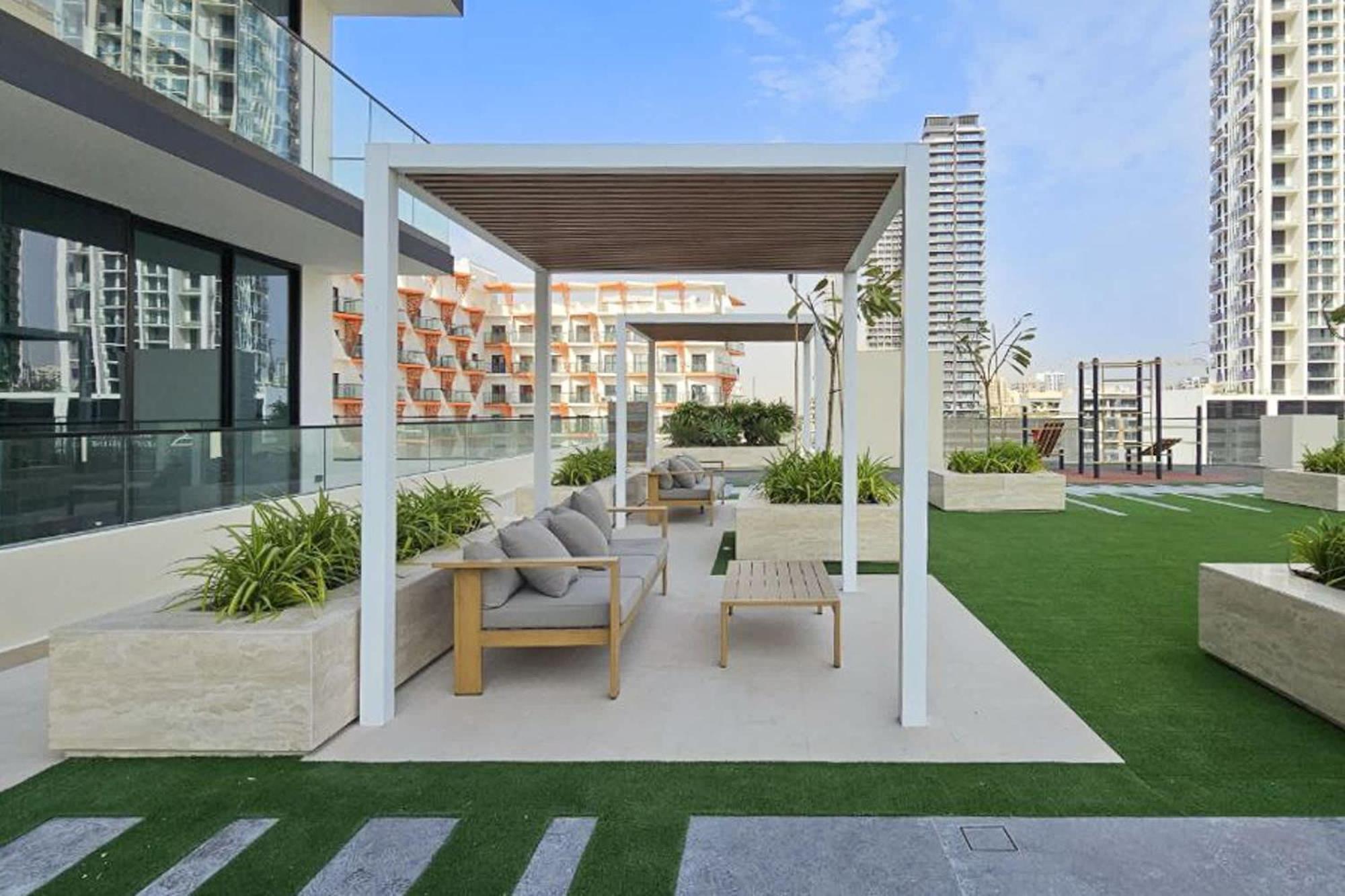 Apartment Tranquil 2 Bedroom In Binghatti Onyx With A Private Pool And View Dubai
