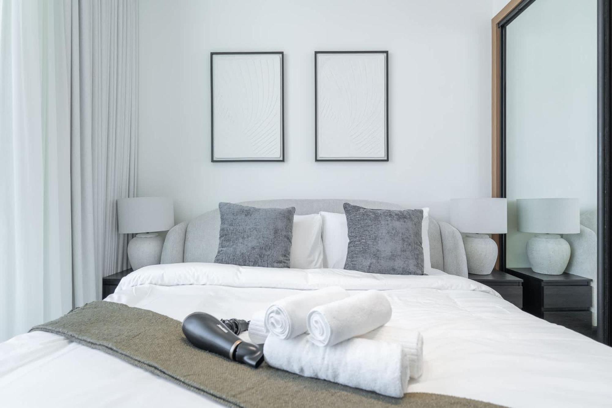 Apartment Tranquil 2 Bedroom In Binghatti Onyx With A Private Pool And View Dubai
