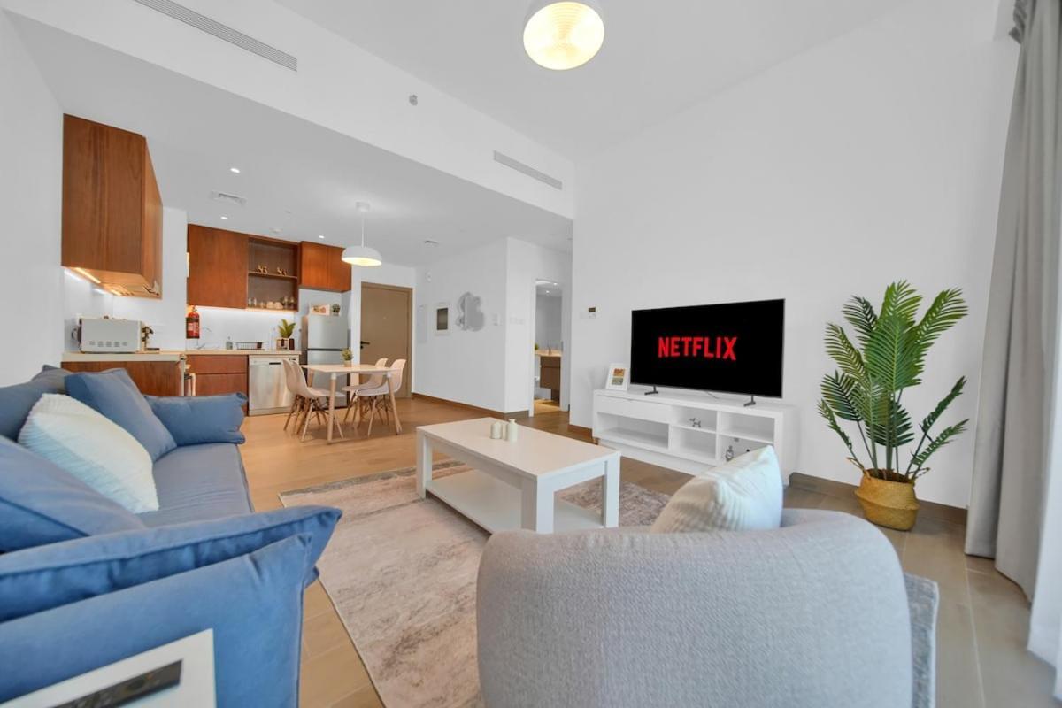 Waves - Stylish Beachfront Retreat Apartment *