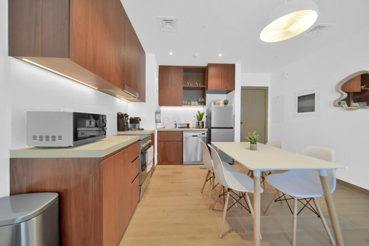 Apartment Waves - Stylish Beachfront Retreat *