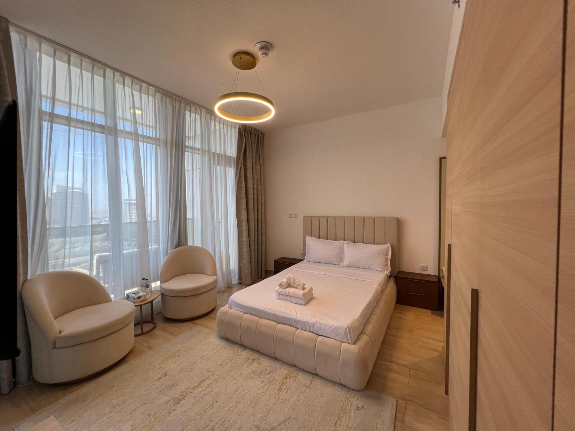 Apartment Chic & Cozy In Jvc , Amenities & Views
