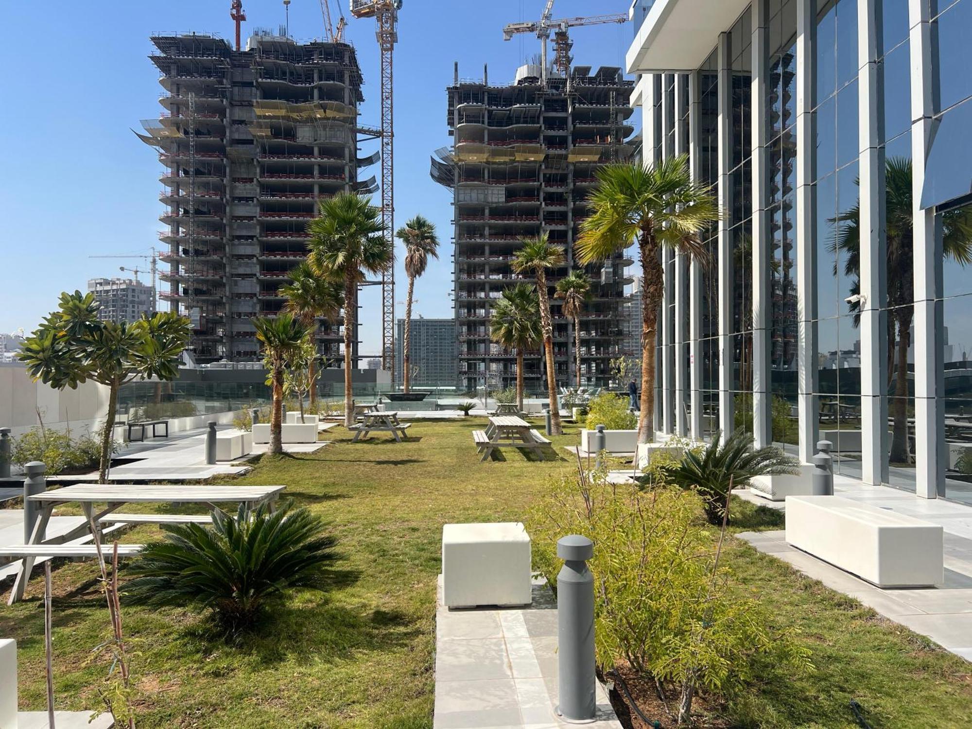 Chic & Cozy In Jvc , Amenities & Views