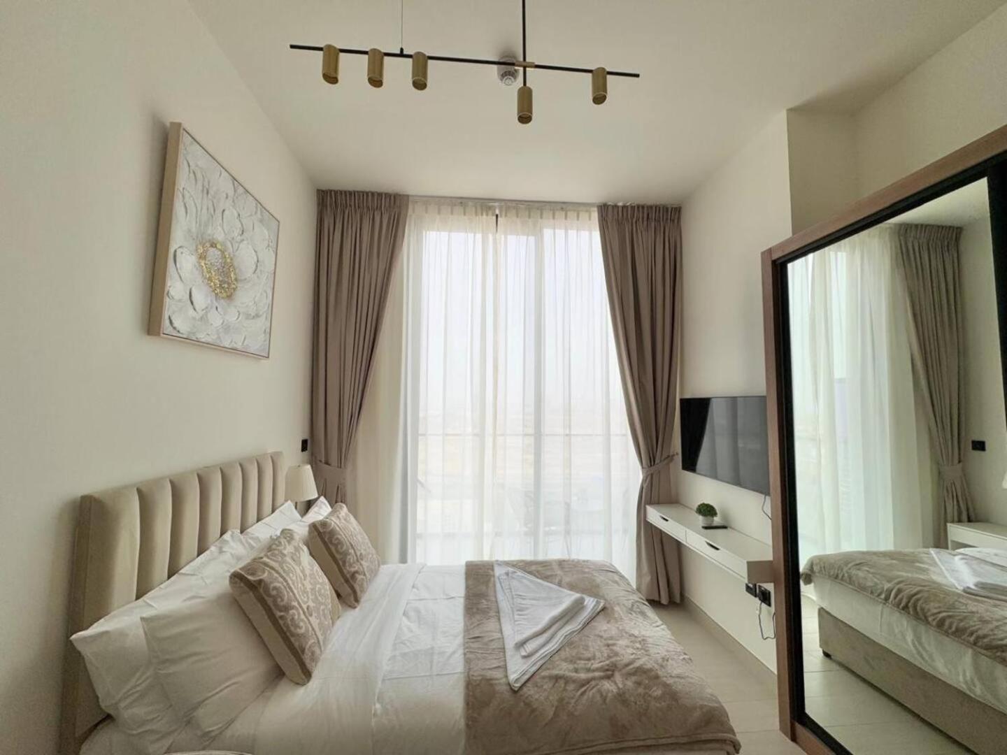 Charming In Jvc With Balcony *