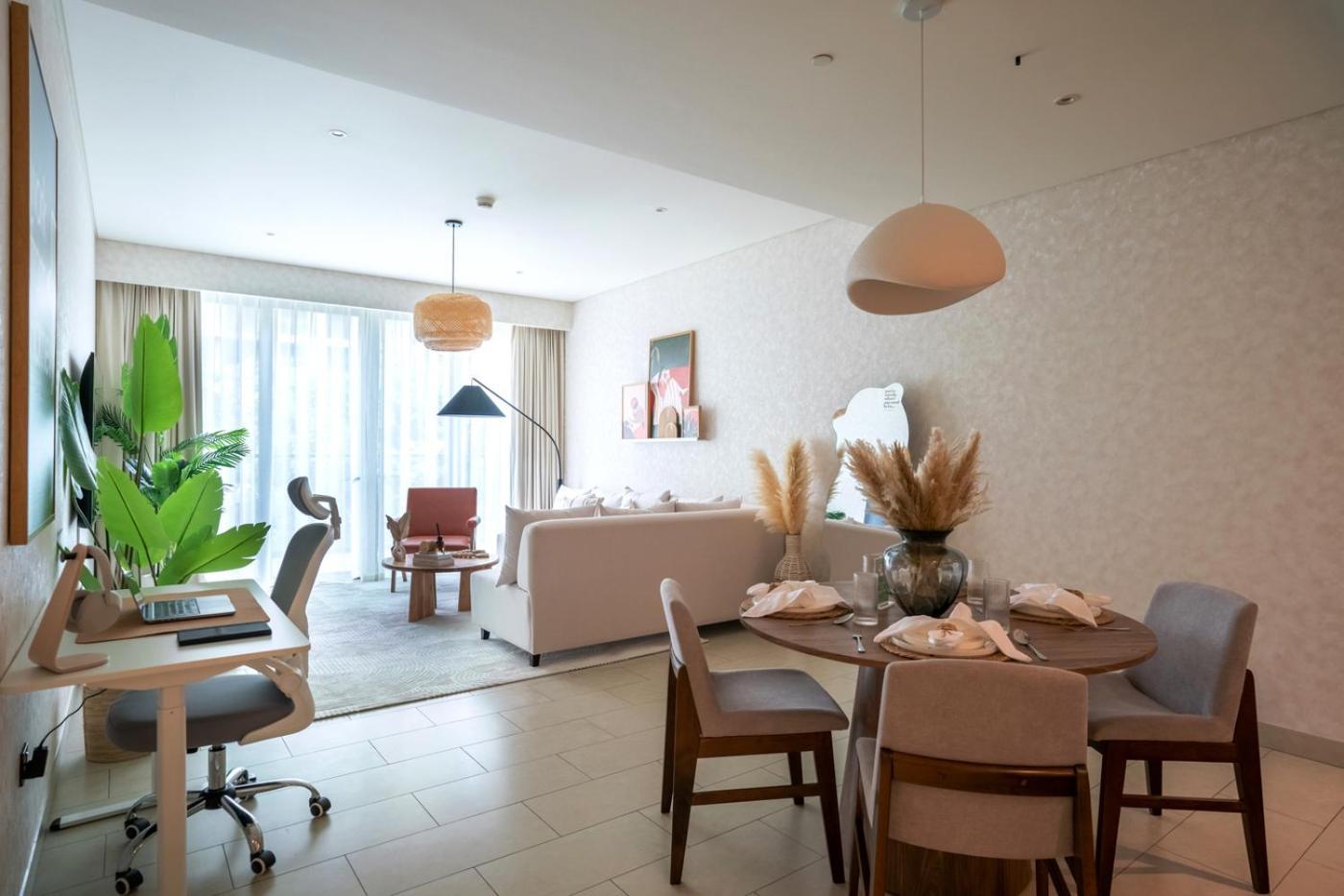 New Spacious 1br With Pool And Gym Apartment *