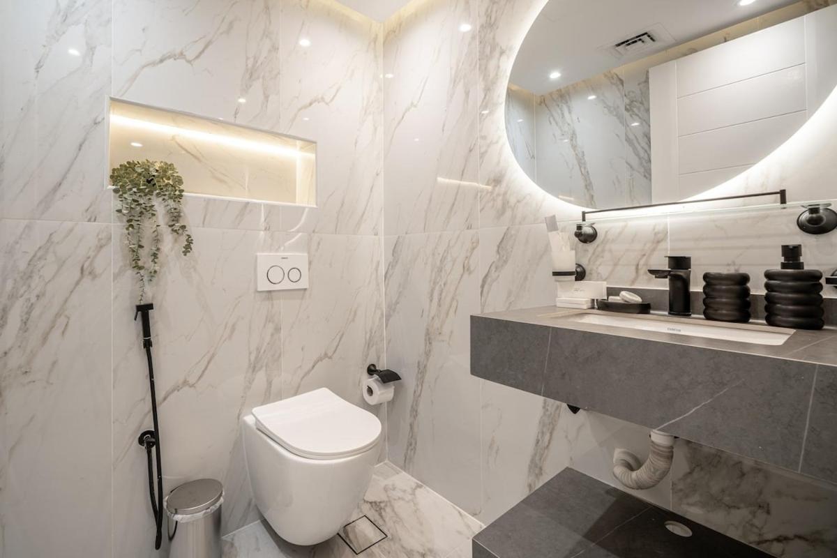 Lux 5br Marina With Jacuzzi, Walk To Beach, Gym Apartment *