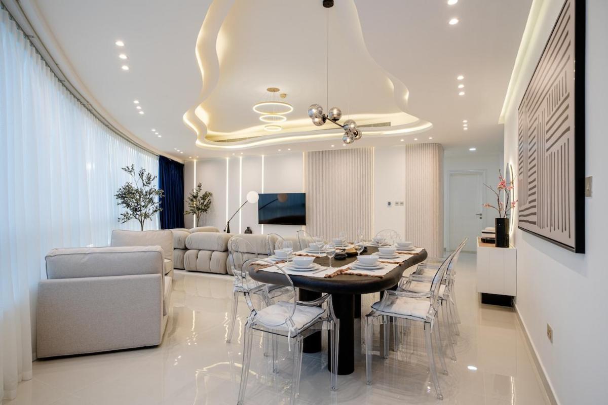 Apartment Lux 5br Marina With Jacuzzi, Walk To Beach, Gym