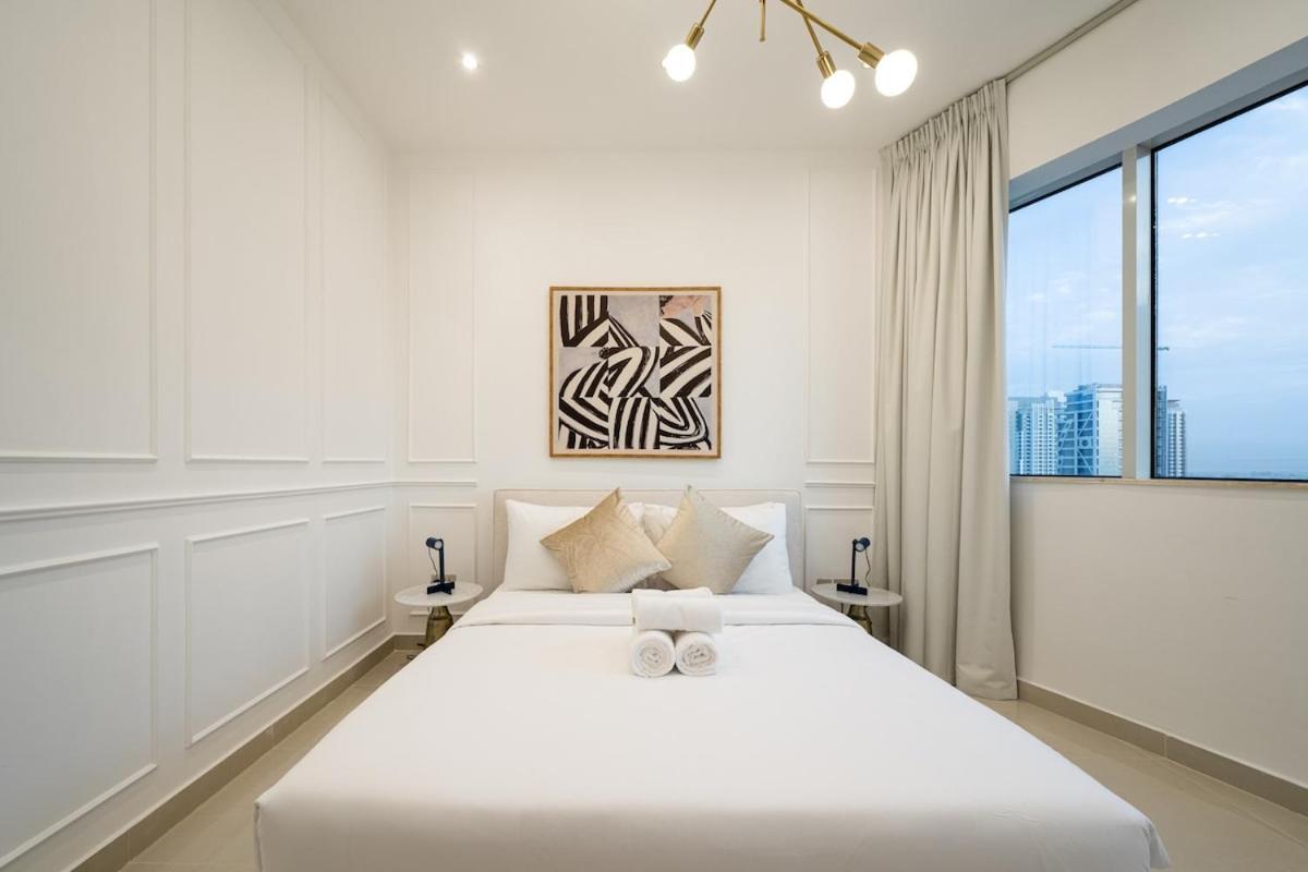Apartment Lux 5br Marina With Jacuzzi, Walk To Beach, Gym