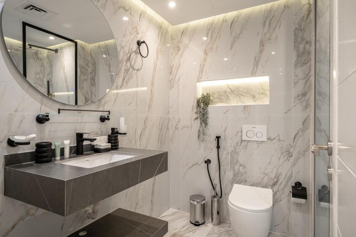 Lux 5br Marina With Jacuzzi, Walk To Beach, Gym Apartment *