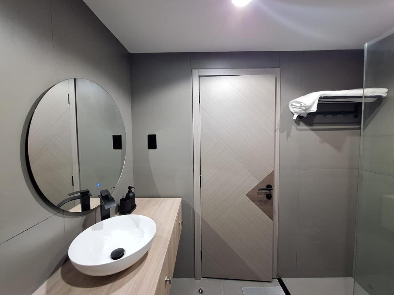 Modern Renovated Building 197 - 5 Min Walking From Metro And Pavilions *