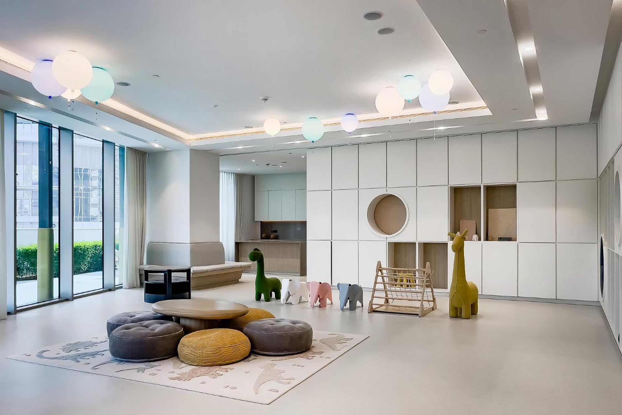 65th Floor Burj & Fountain Views Penthouse - Sleeps 9 - Grande Signature Residences Dubai