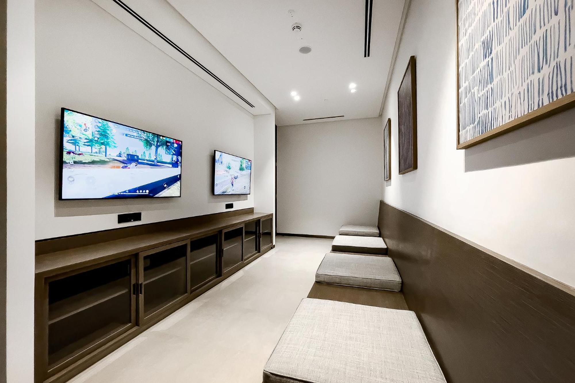 65th Floor Burj & Fountain Views Penthouse - Sleeps 9 - Grande Signature Residences * Dubai