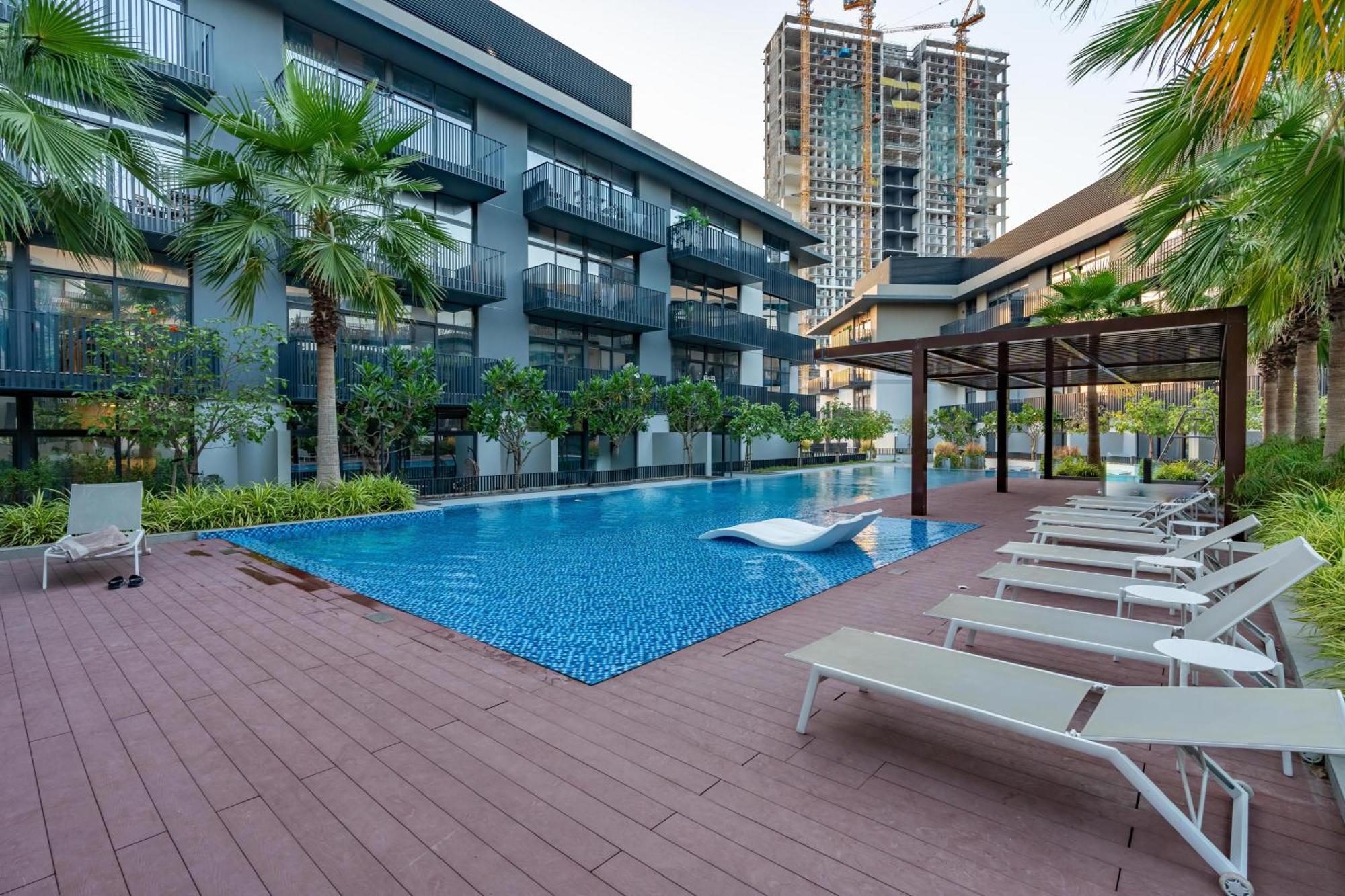 Apartment Cozy And Peaceful 2 Bedroom With Private Garden Dubai