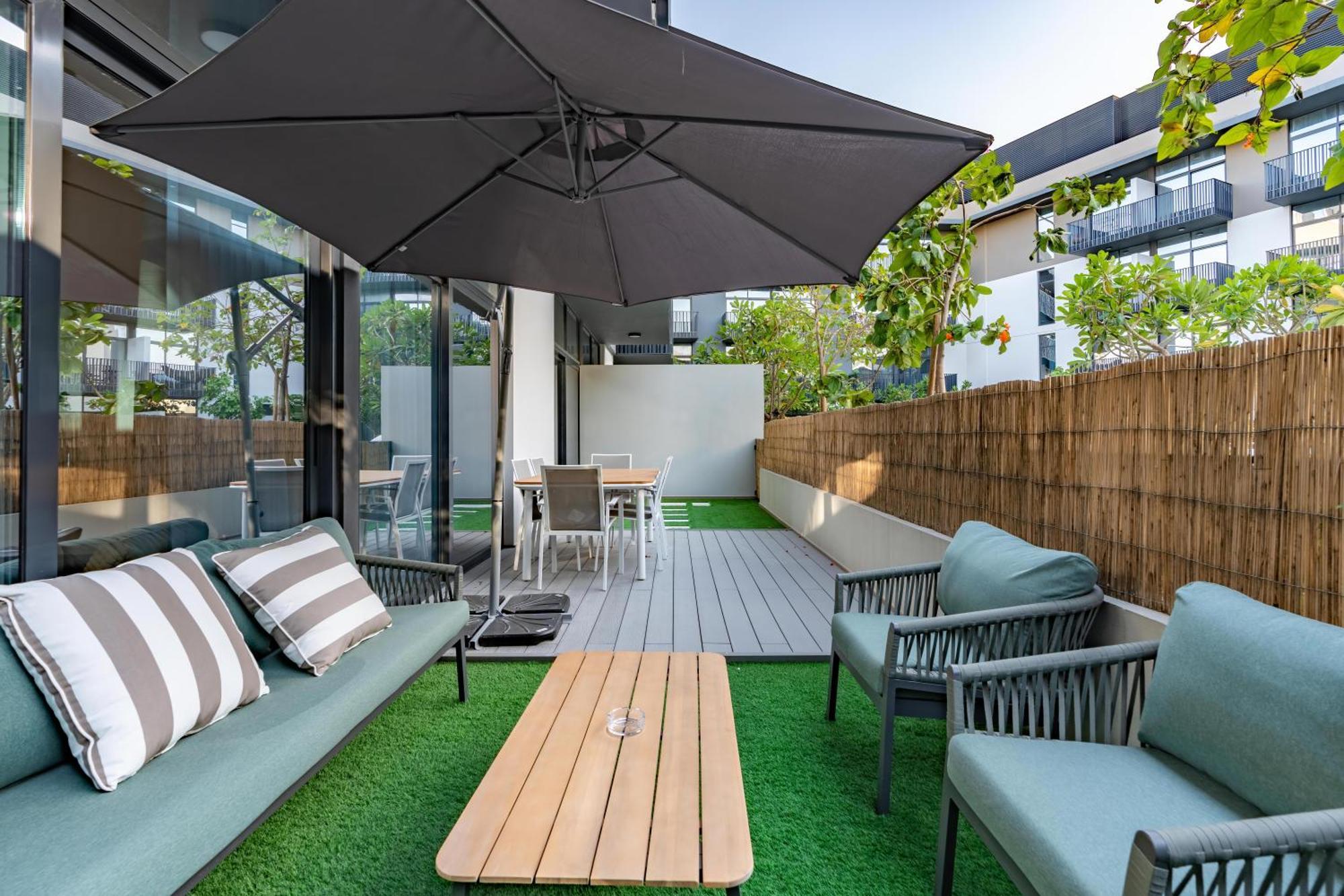 Cozy And Peaceful 2 Bedroom With Private Garden Dubai