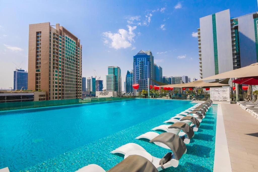 Apartment Chic 5 Min Walk To Mall & Burj