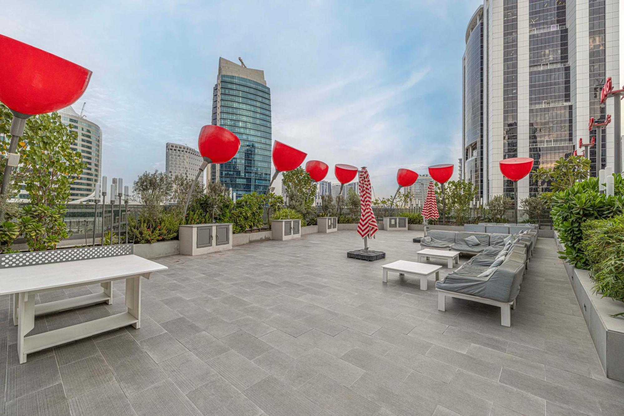 Chic 5 Min Walk To Mall & Burj Apartment Dubai