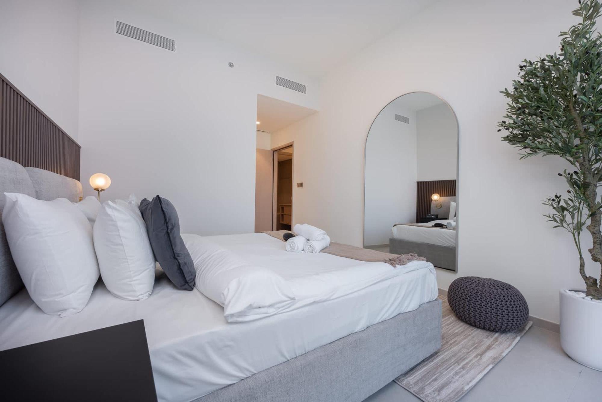 Cozy 2-bedroom Perfect For Family In Downtown With Burj Khalifa Views Dubai