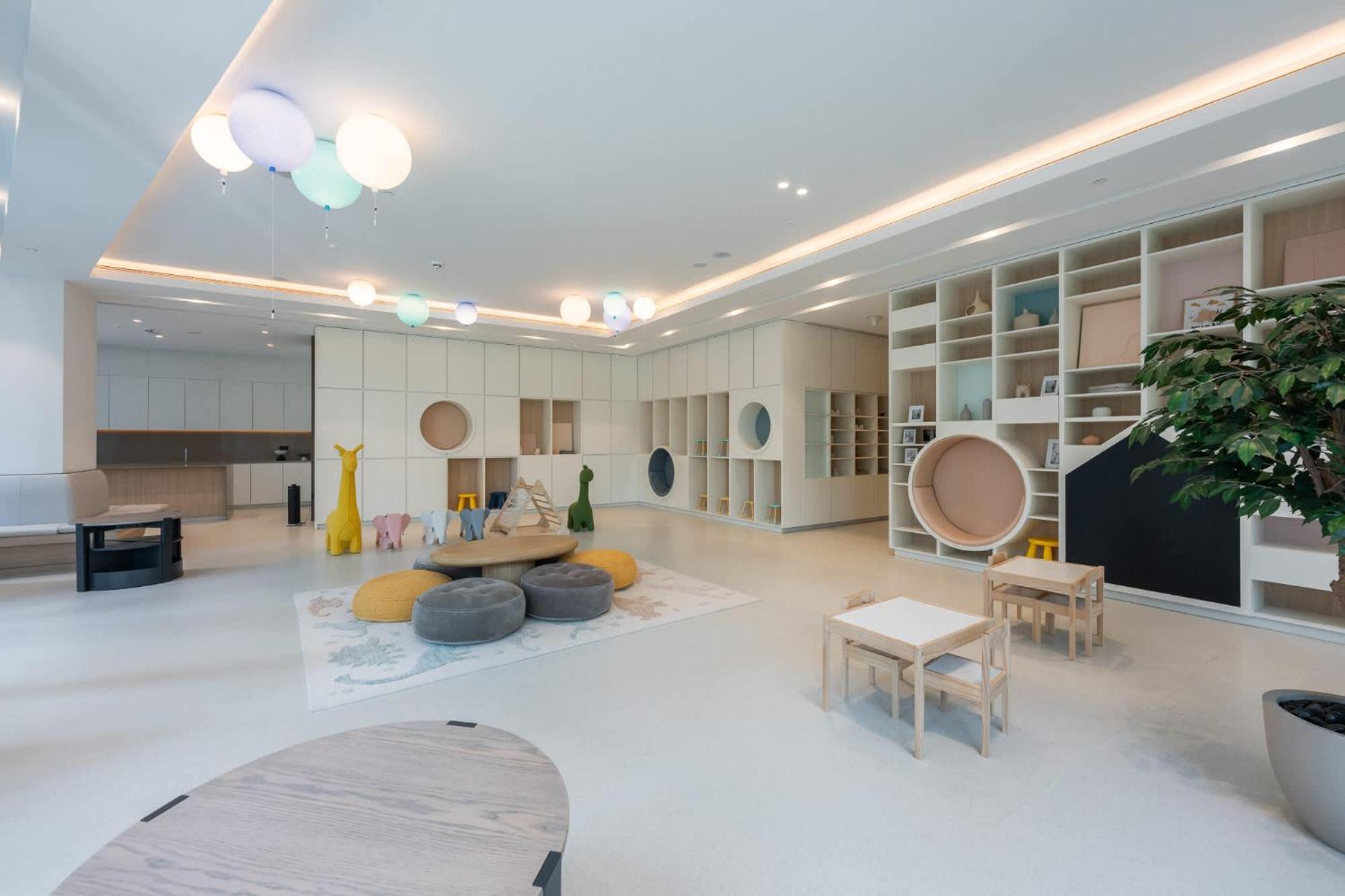 Cozy 2-bedroom Perfect For Family In Downtown With Burj Khalifa Views Apartment Dubai