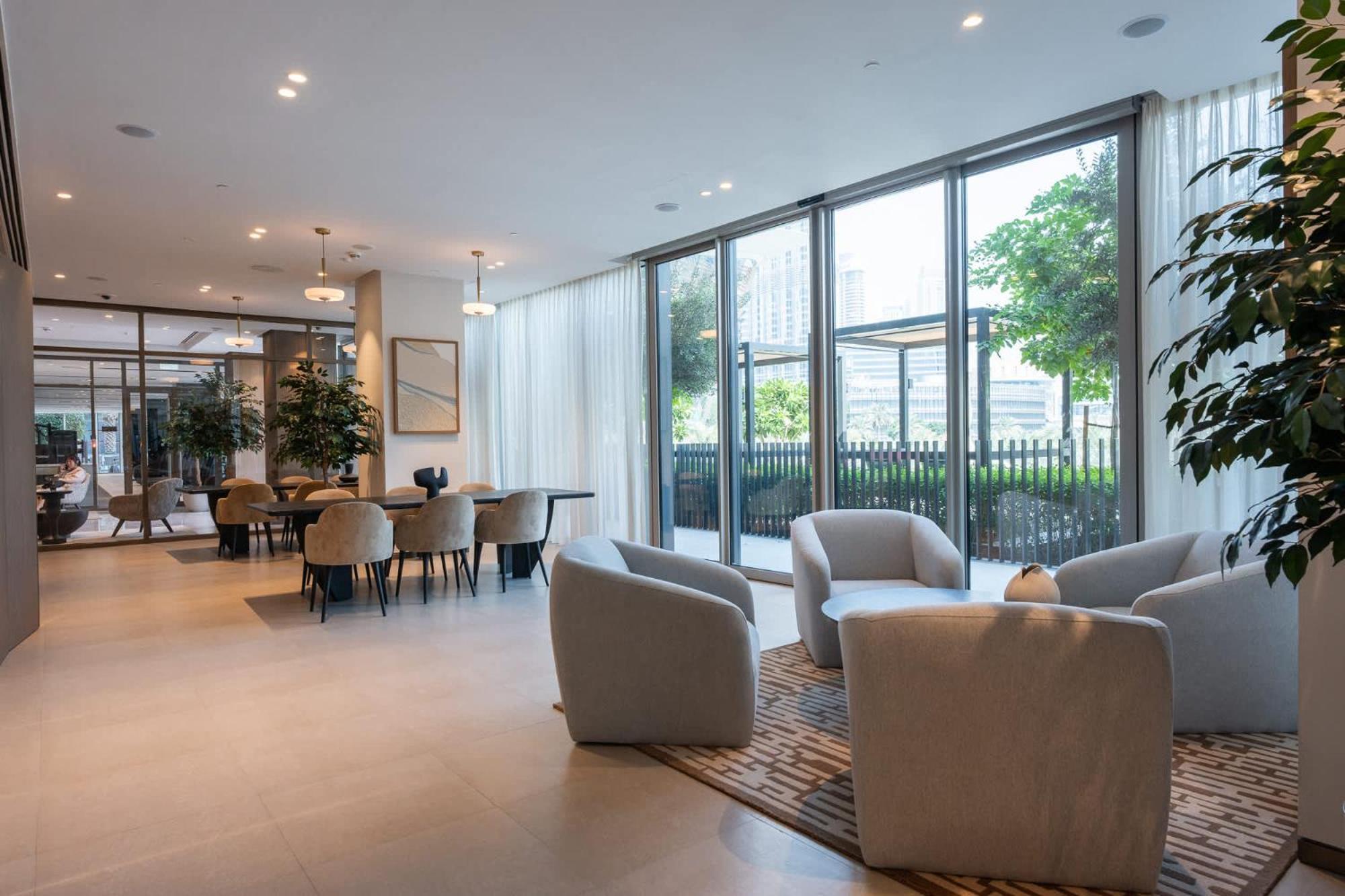 Cozy 2-bedroom Perfect For Family In Downtown With Burj Khalifa Views *