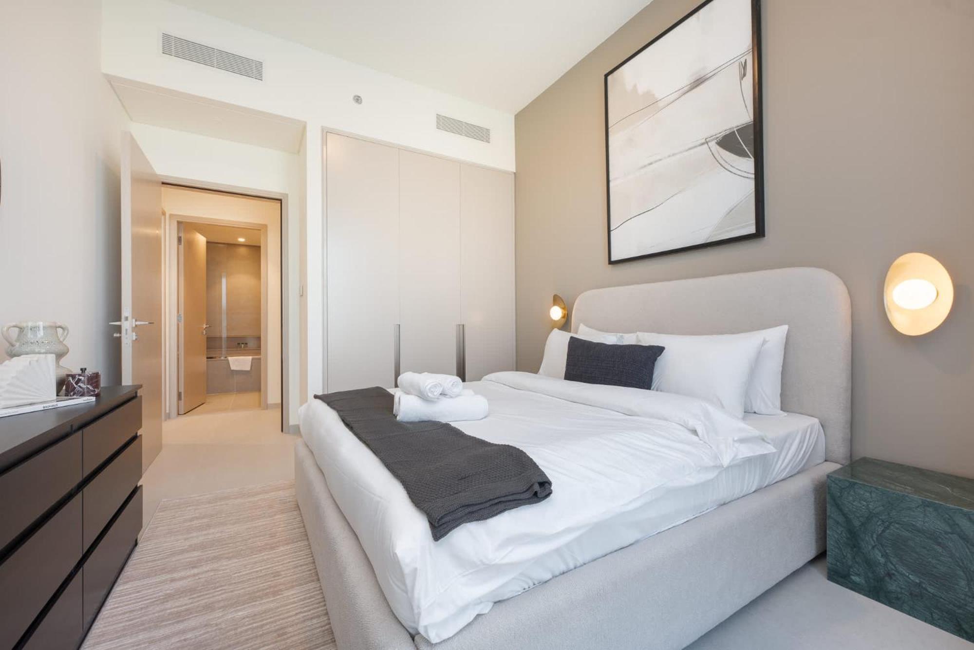 Cozy 2-bedroom Perfect For Family In Downtown With Burj Khalifa Views Dubai