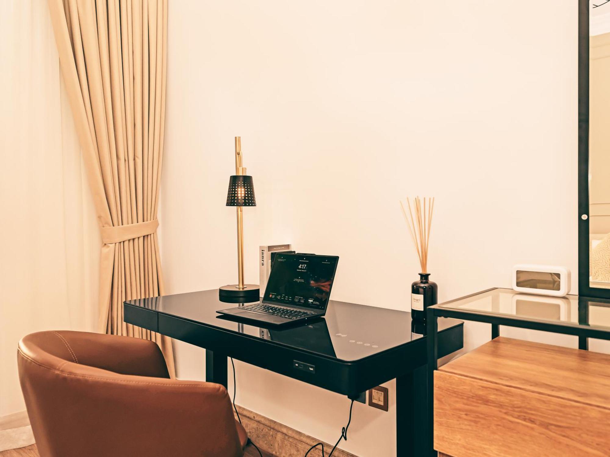 New Fairmont Private Club Access Palm Jumeirah Apartment Dubai