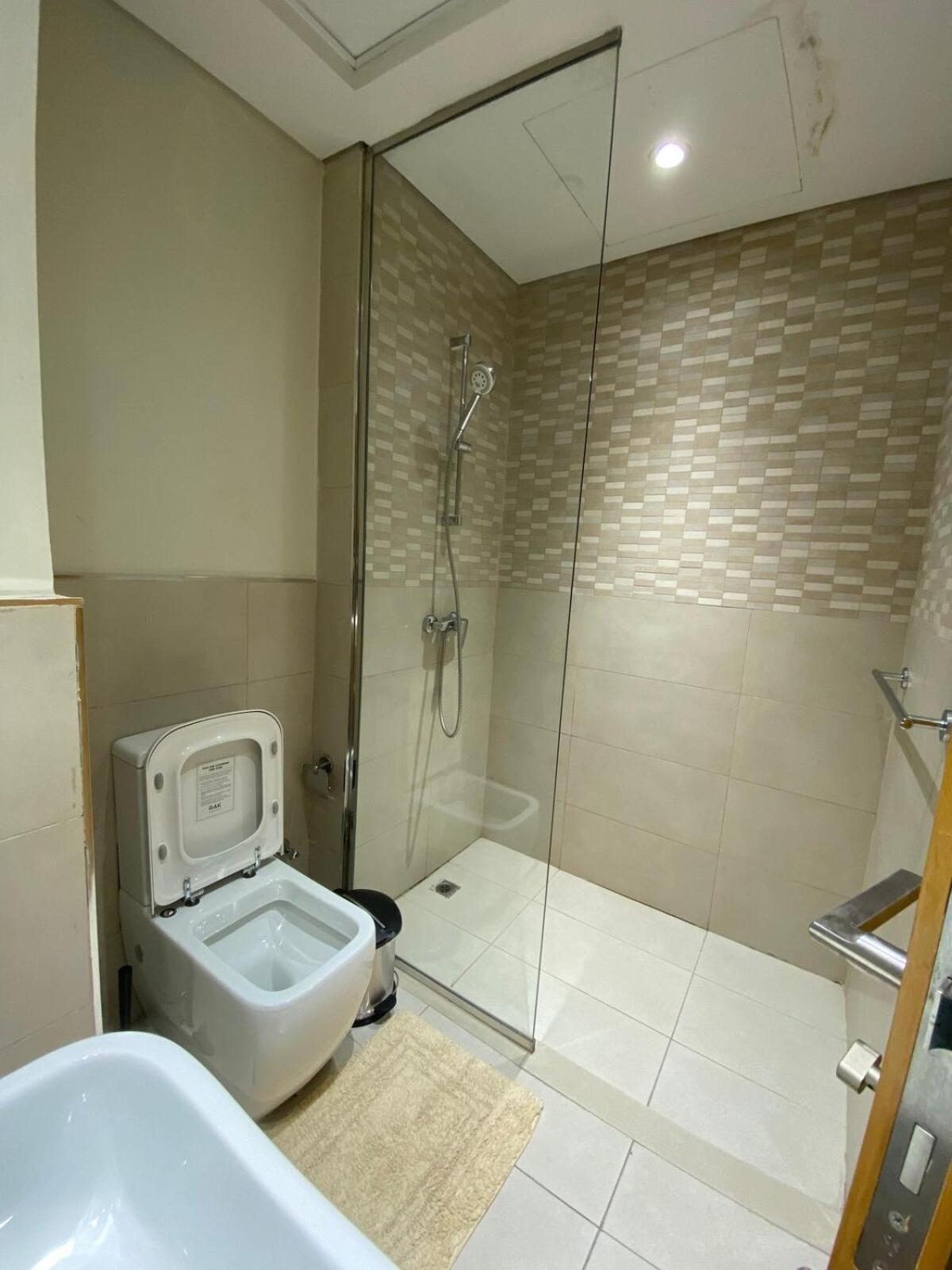 Furnished Next To Metro