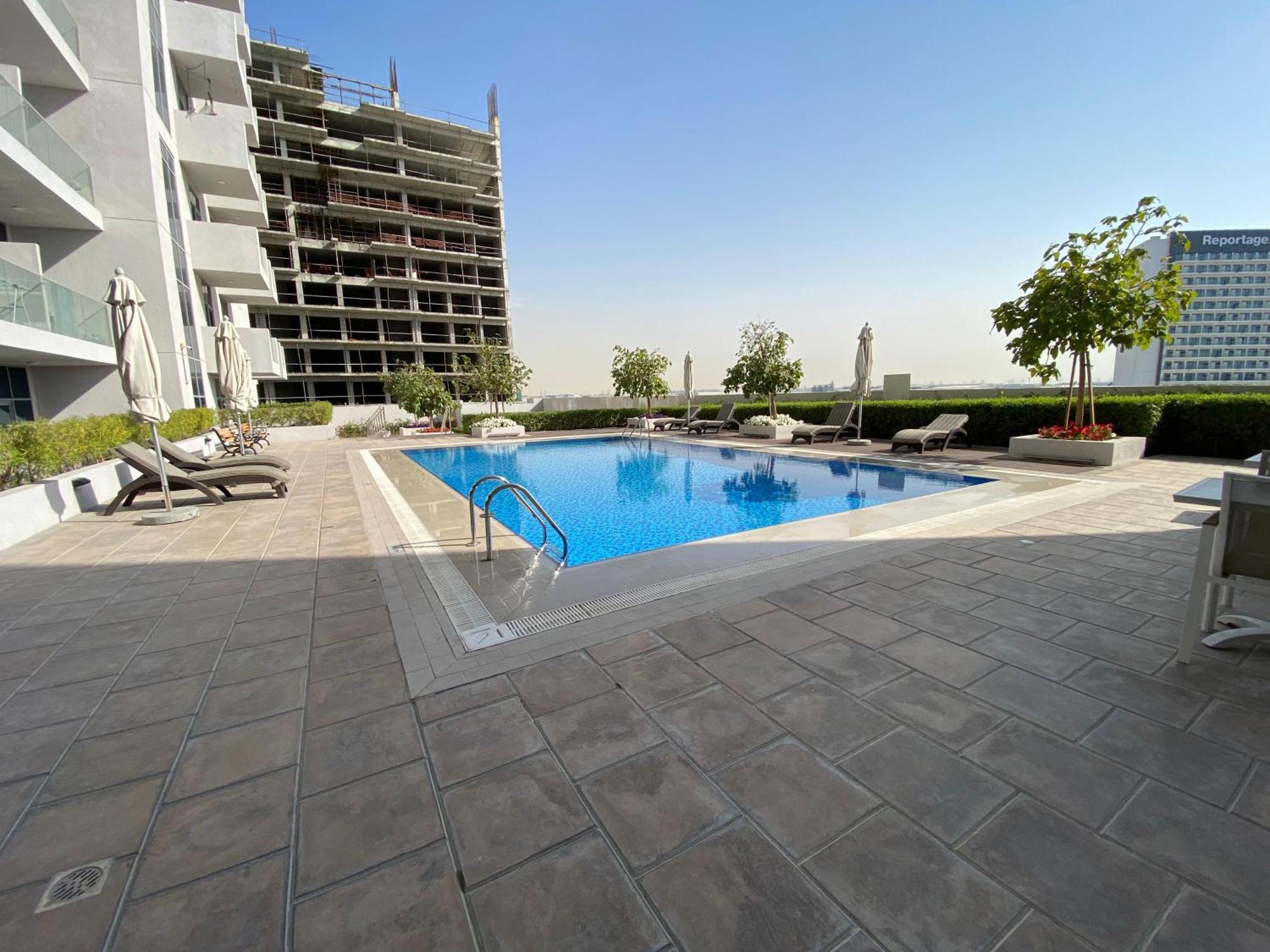 Furnished Next To Metro *