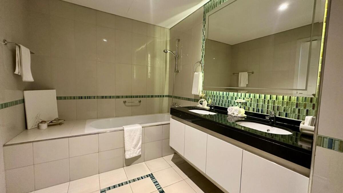 Exclusive 2br Escape With Marina Views In Damac Heights By Bhavan