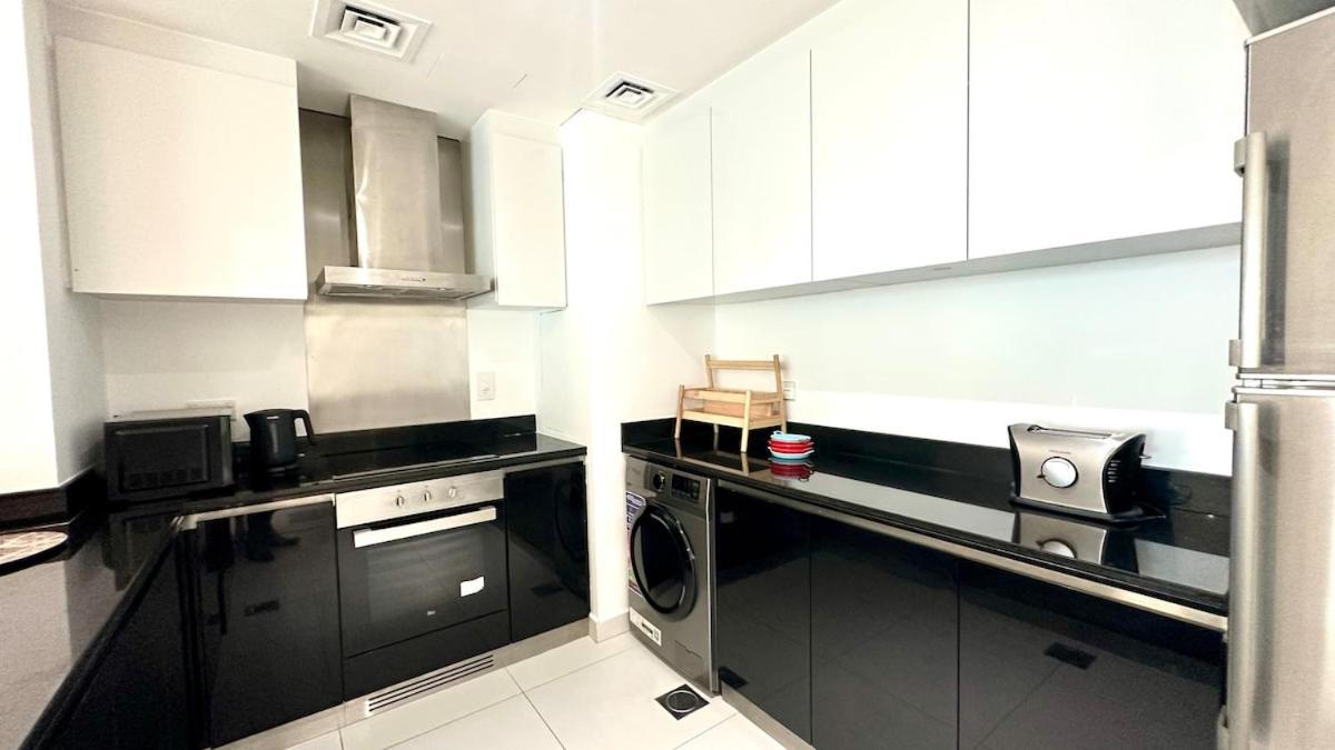 Exclusive 2br Escape With Marina Views In Damac Heights By Bhavan Apartment