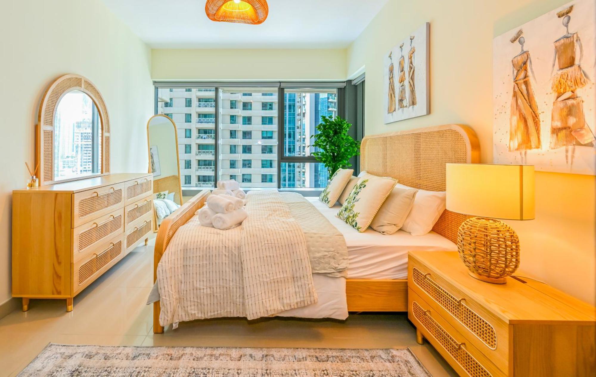 New 2br Stunning Burj & Fountain View Luxe Downtown Dubai