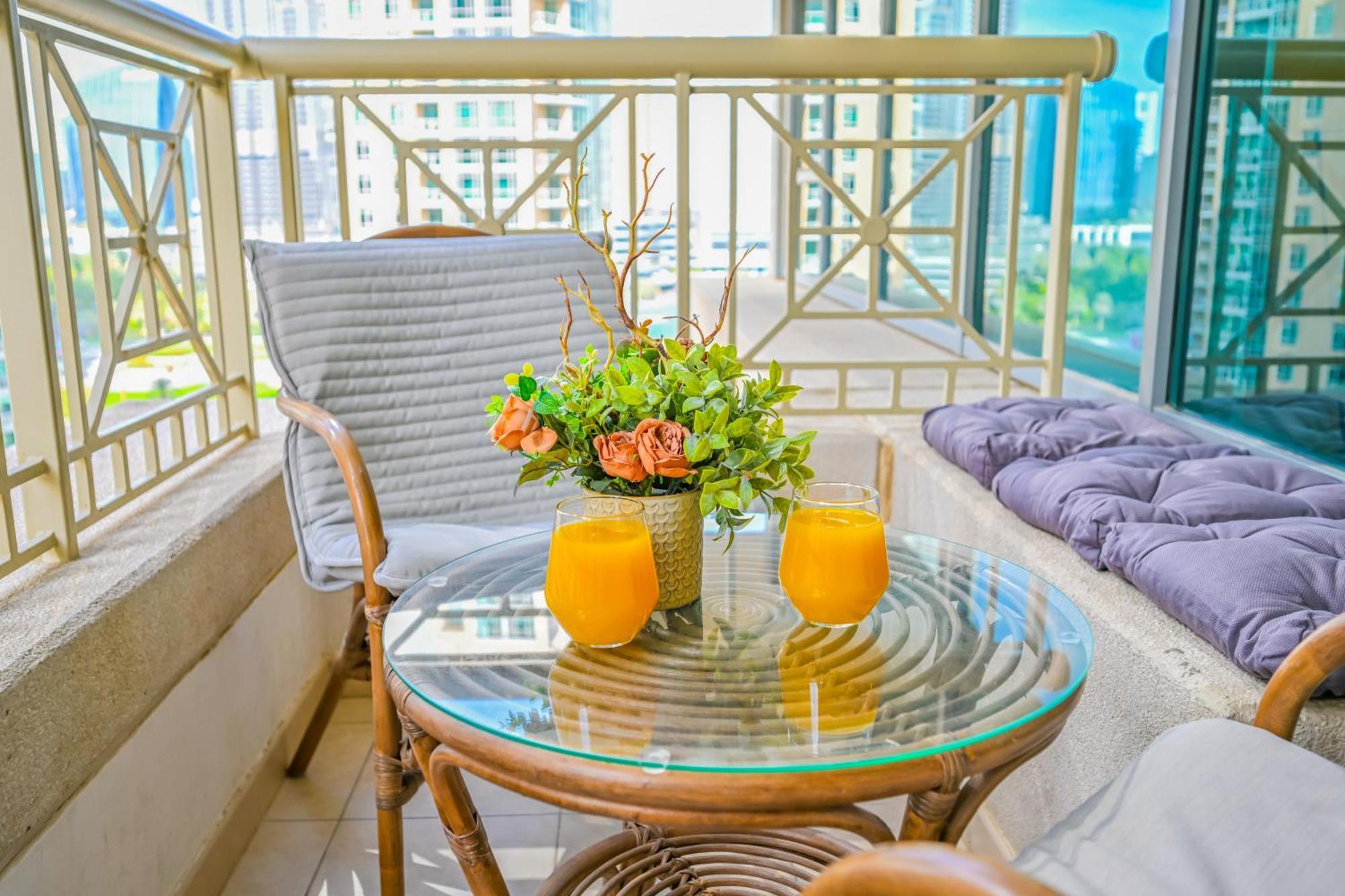 New 2br Stunning Burj & Fountain View Luxe Downtown Apartment Dubai