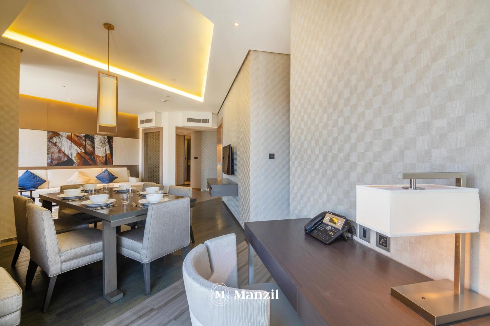 Luxury & In Creek Heights, Near Wafi Mall & Frame Apartment *