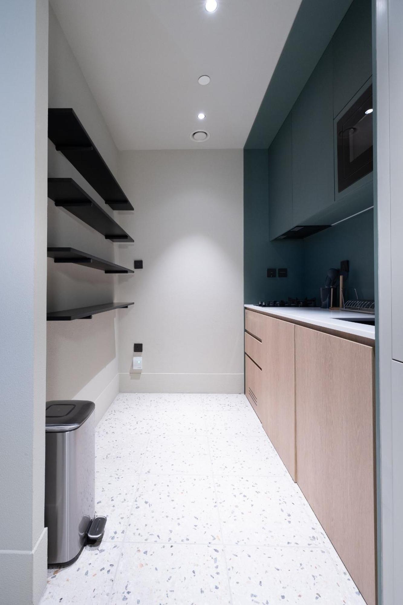 Modern At Upside Living With Burj Views - Business Travelers Apartment Dubai