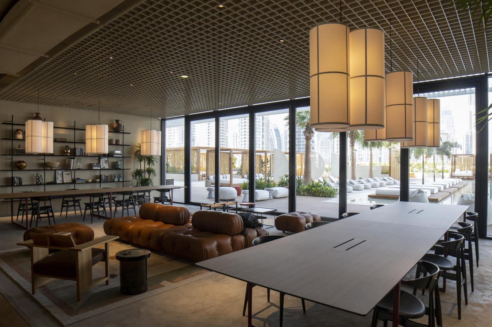 Modern At Upside Living With Burj Views - Business Travelers Apartment *