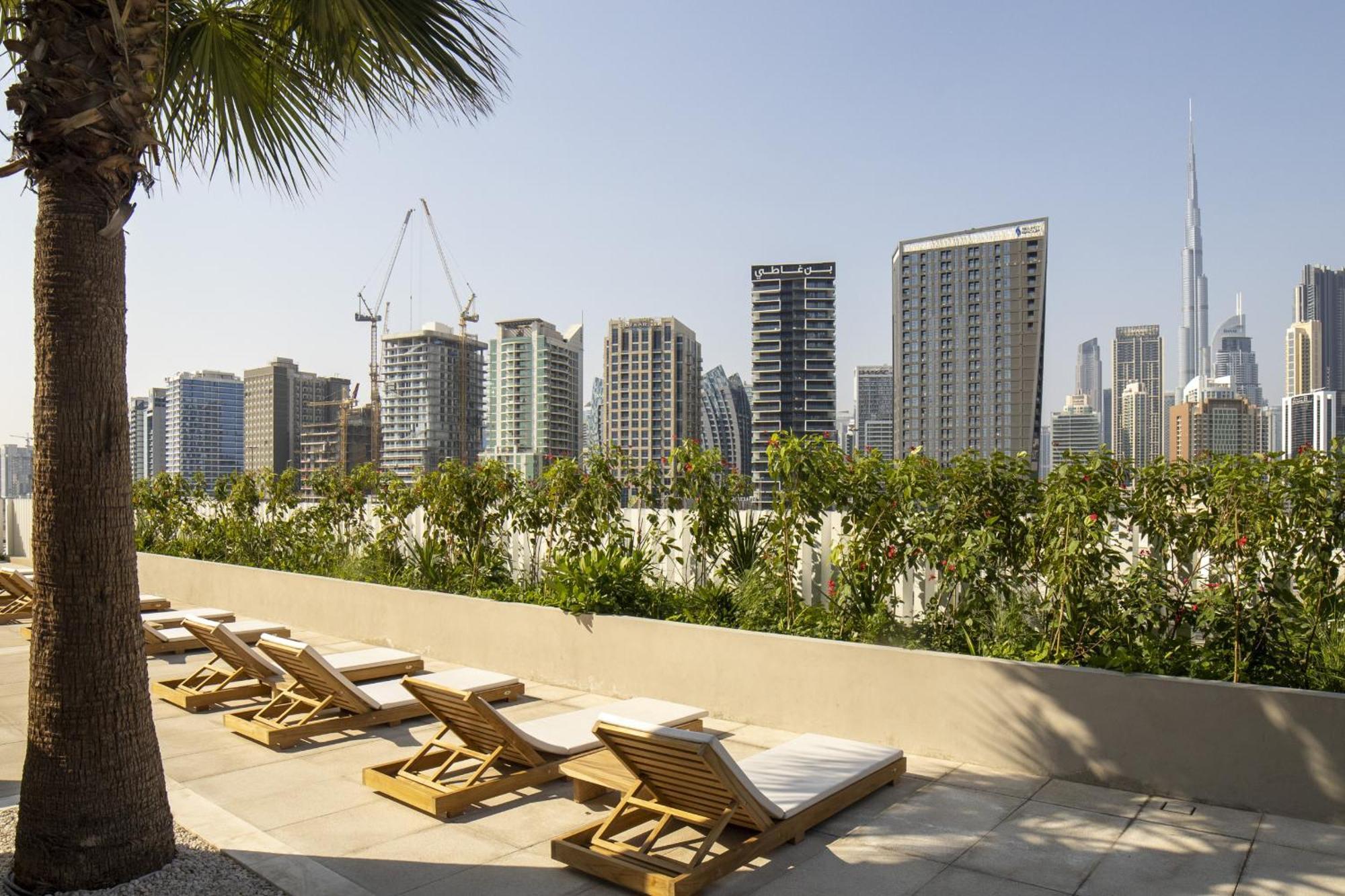 Modern At Upside Living With Burj Views - Business Travelers Dubai