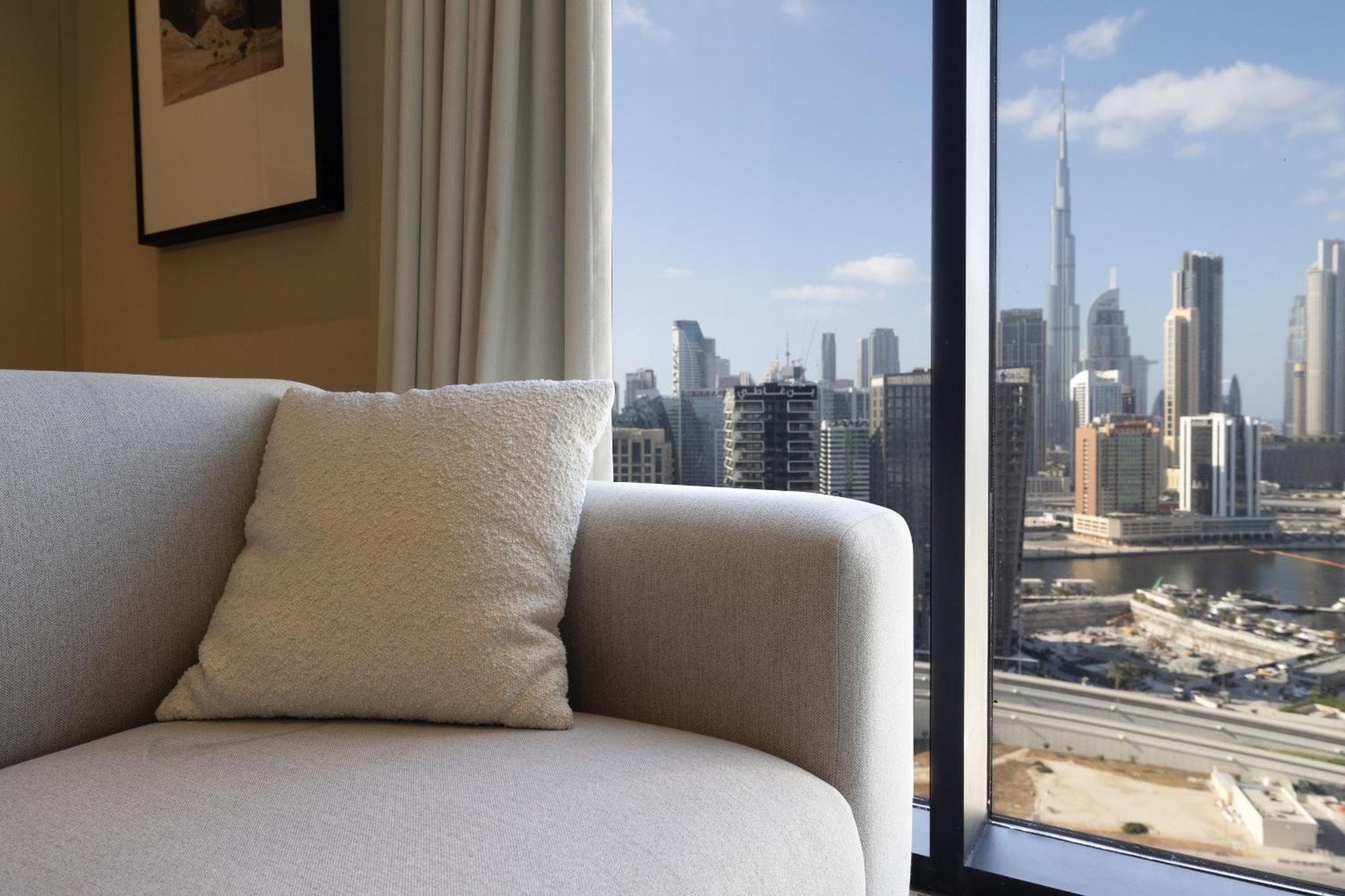 Modern At Upside Living With Burj Views - Business Travelers Apartment Dubai