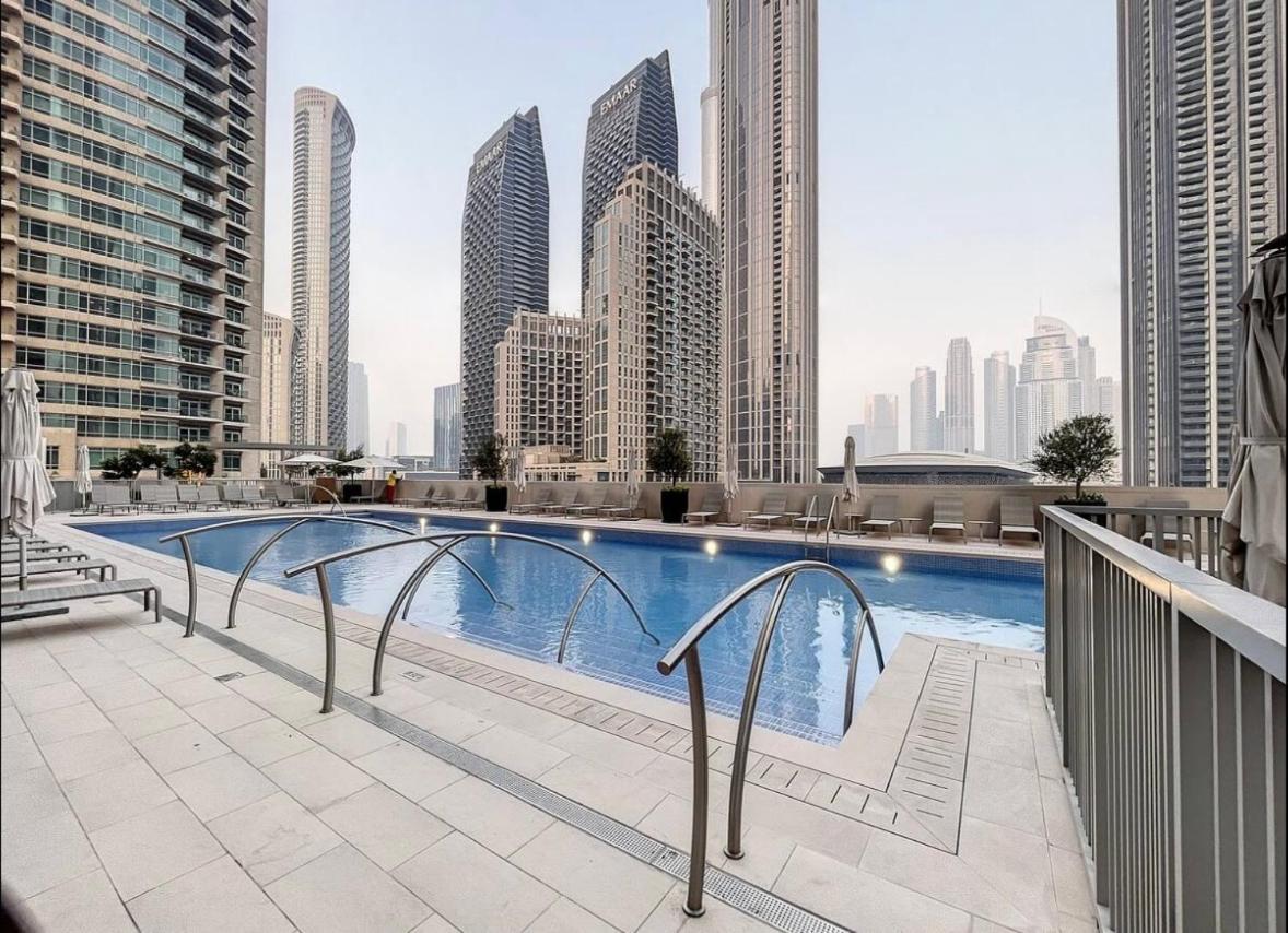 2br With Pool & Gym 2mins To Burj & Mall Apartment *