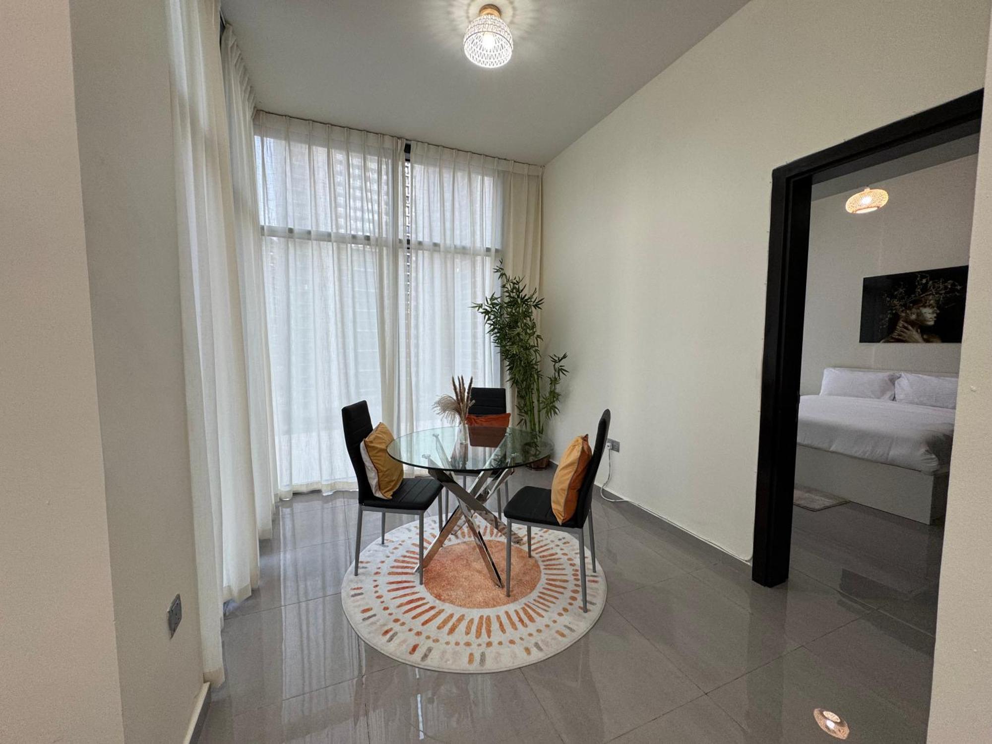 Apartment Lala Land Homes - Magnificent 1 Bedroom In Business Bay