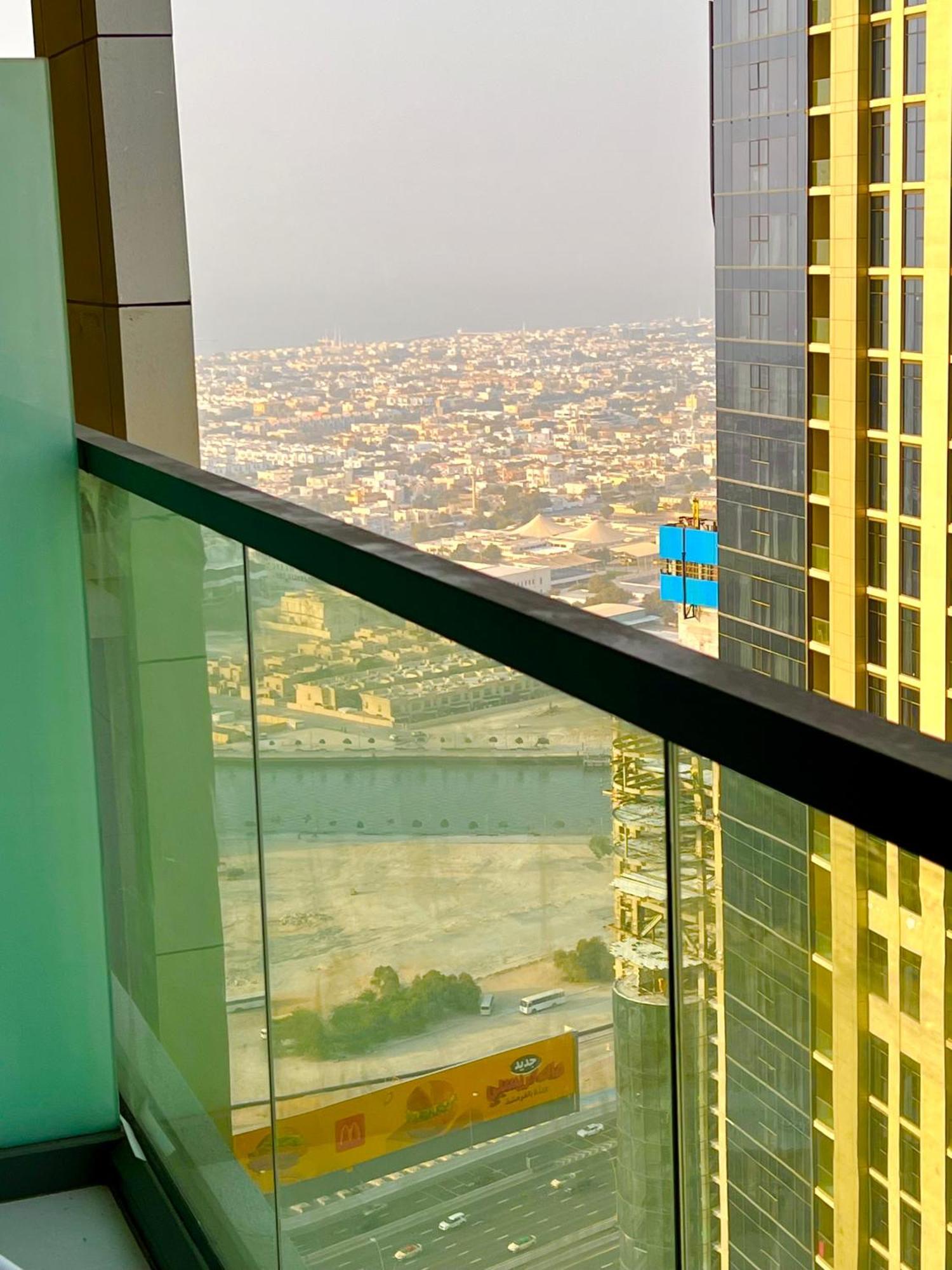 Fantastic Downtown Skyline Und Sea View 44th Floor Pool Gym Luxury *