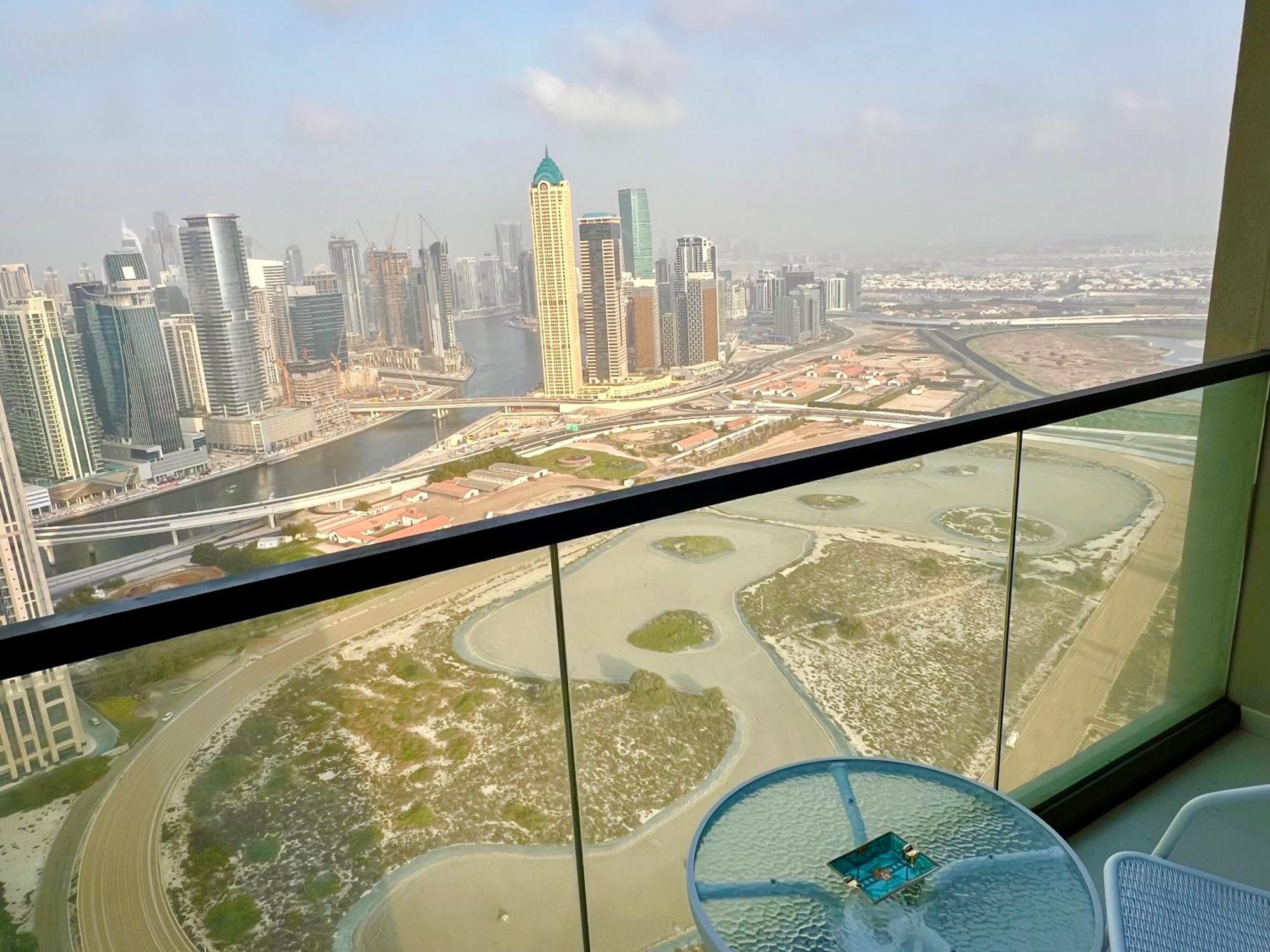 Apartment Fantastic Downtown Skyline Und Sea View 44th Floor Pool Gym Luxury Dubai