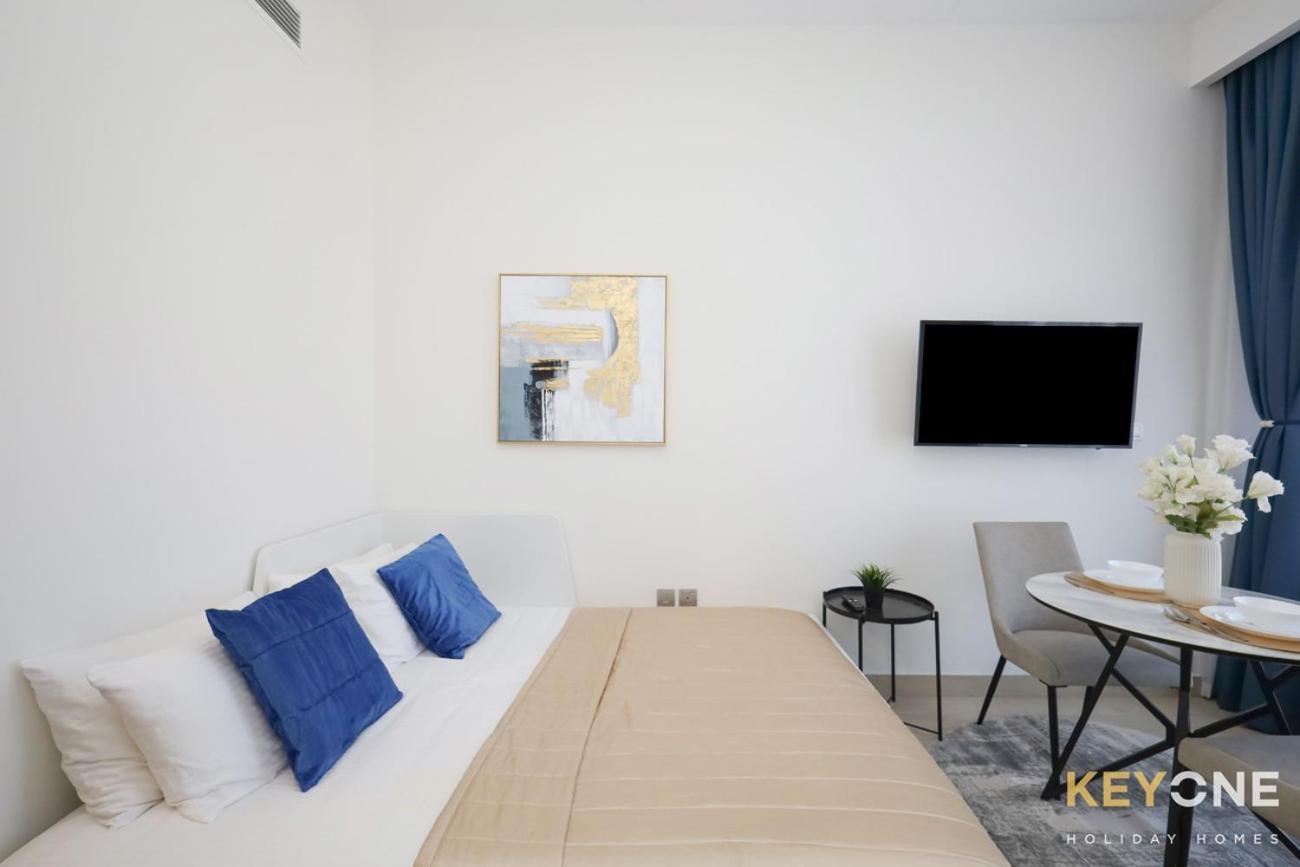 Riviera Radiant 6 *